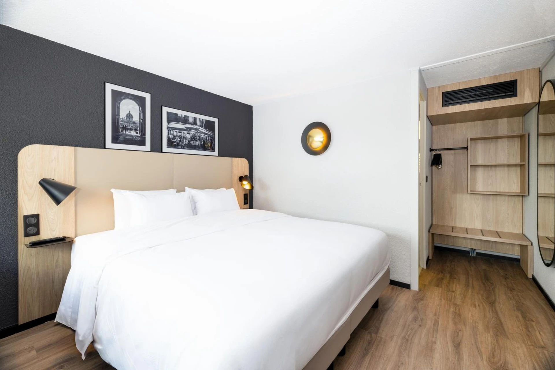 Magnifique chambre pour un séminaire d'entreprise à Campanile Les Ulis - Courtaboeuf - Saint-Jacques-de-la-Lande