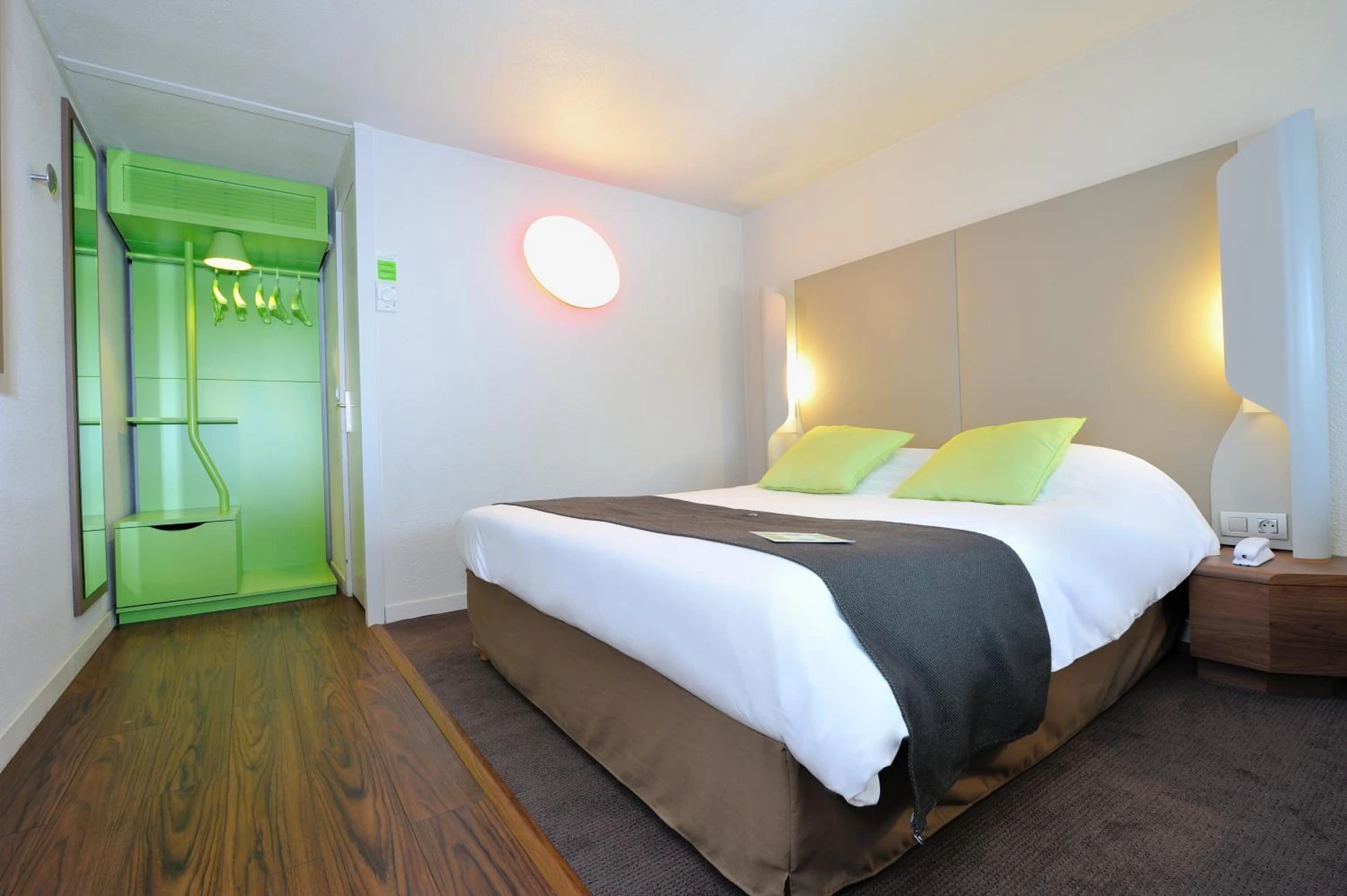 Chambre disponible pour un séminaire d'entreprise à Campanile Lyon Est Aéroport Saint Exupery - Saint-Laurent-de-Mure