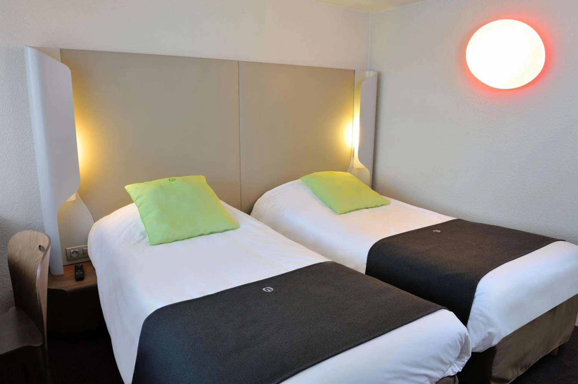 Magnifique chambre pour un séminaire d'entreprise à Campanile Lyon Est Aéroport Saint Exupery - Saint-Laurent-de-Mure