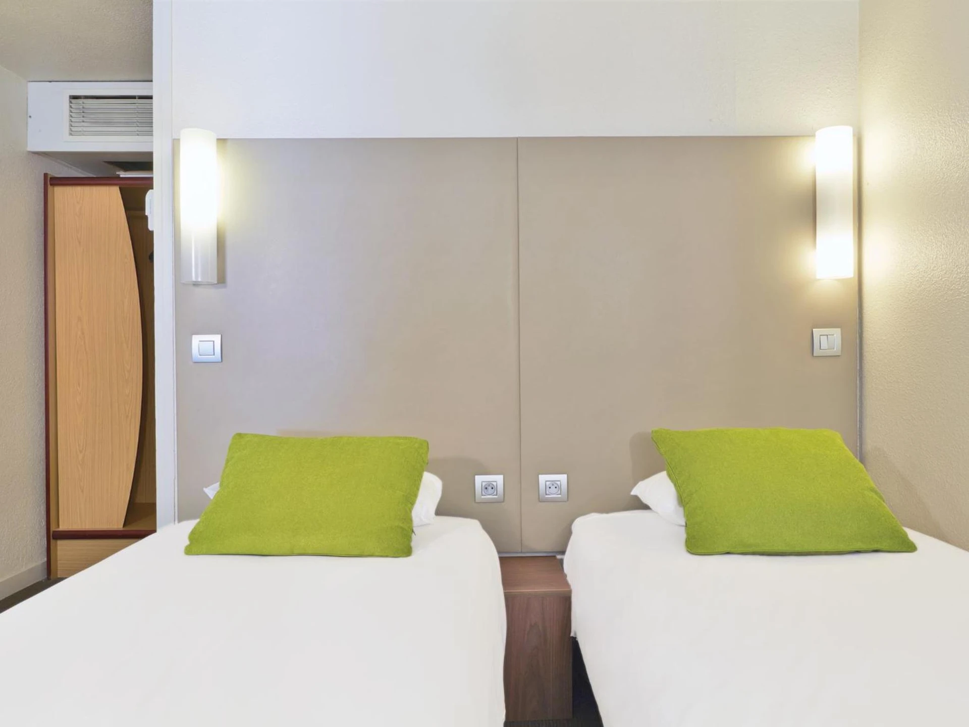 Magnifique chambre pour un séminaire d'entreprise à Campanile Lyon Nord - Ecully - Écully