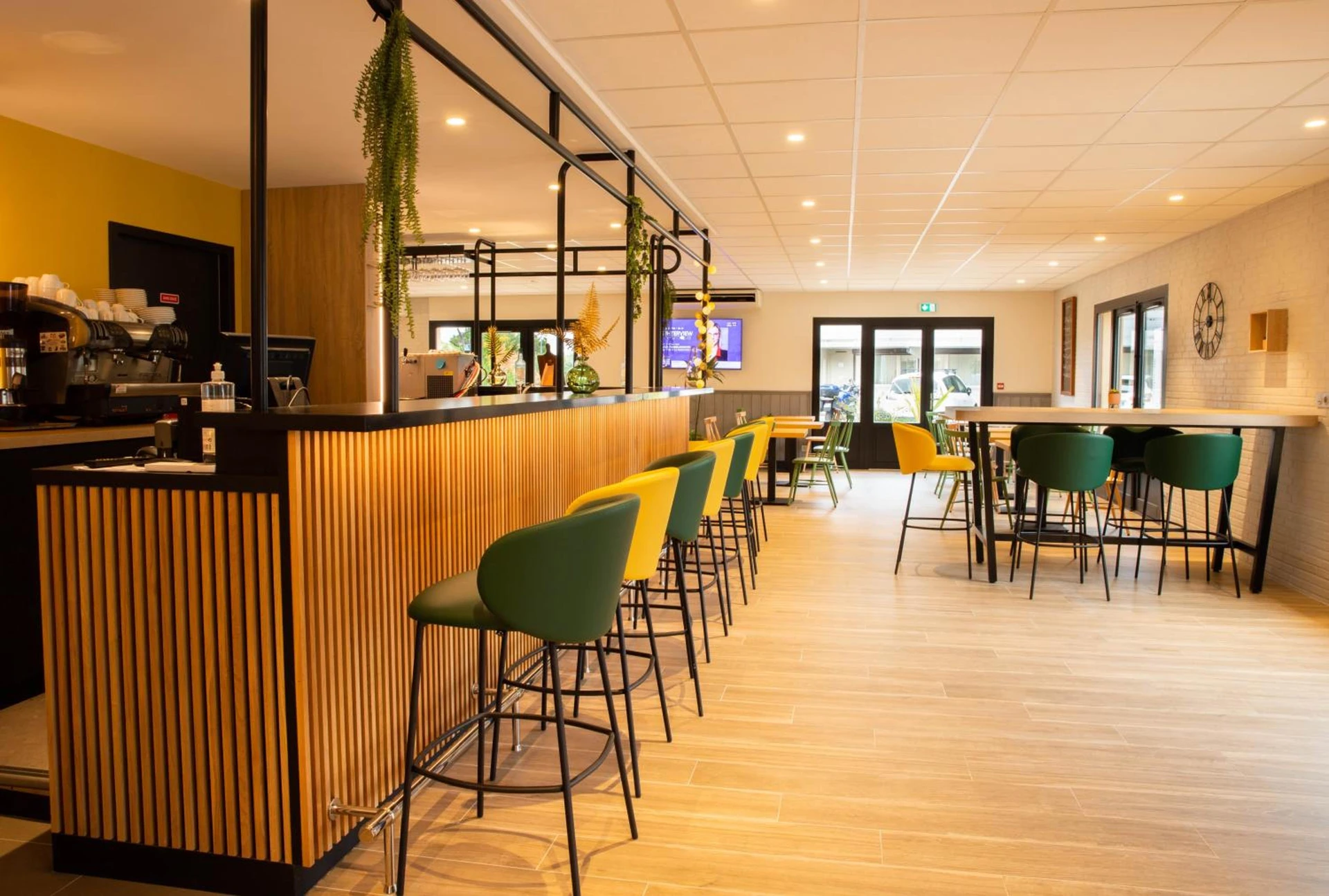 Ambiance de travail pour séminaire d'entreprise à Campanile Narbonne A9/A61 - Narbonne