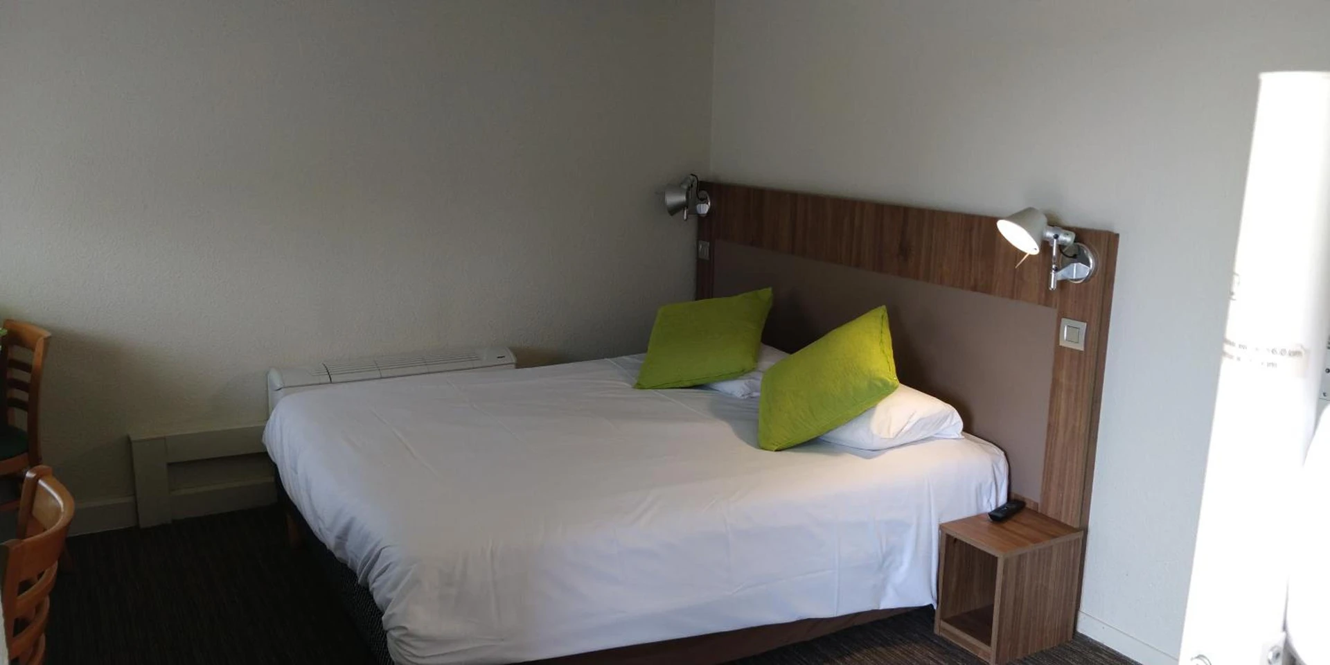 Chambre disponible pour un séminaire d'entreprise à Campanile Narbonne A9/A61 - Narbonne