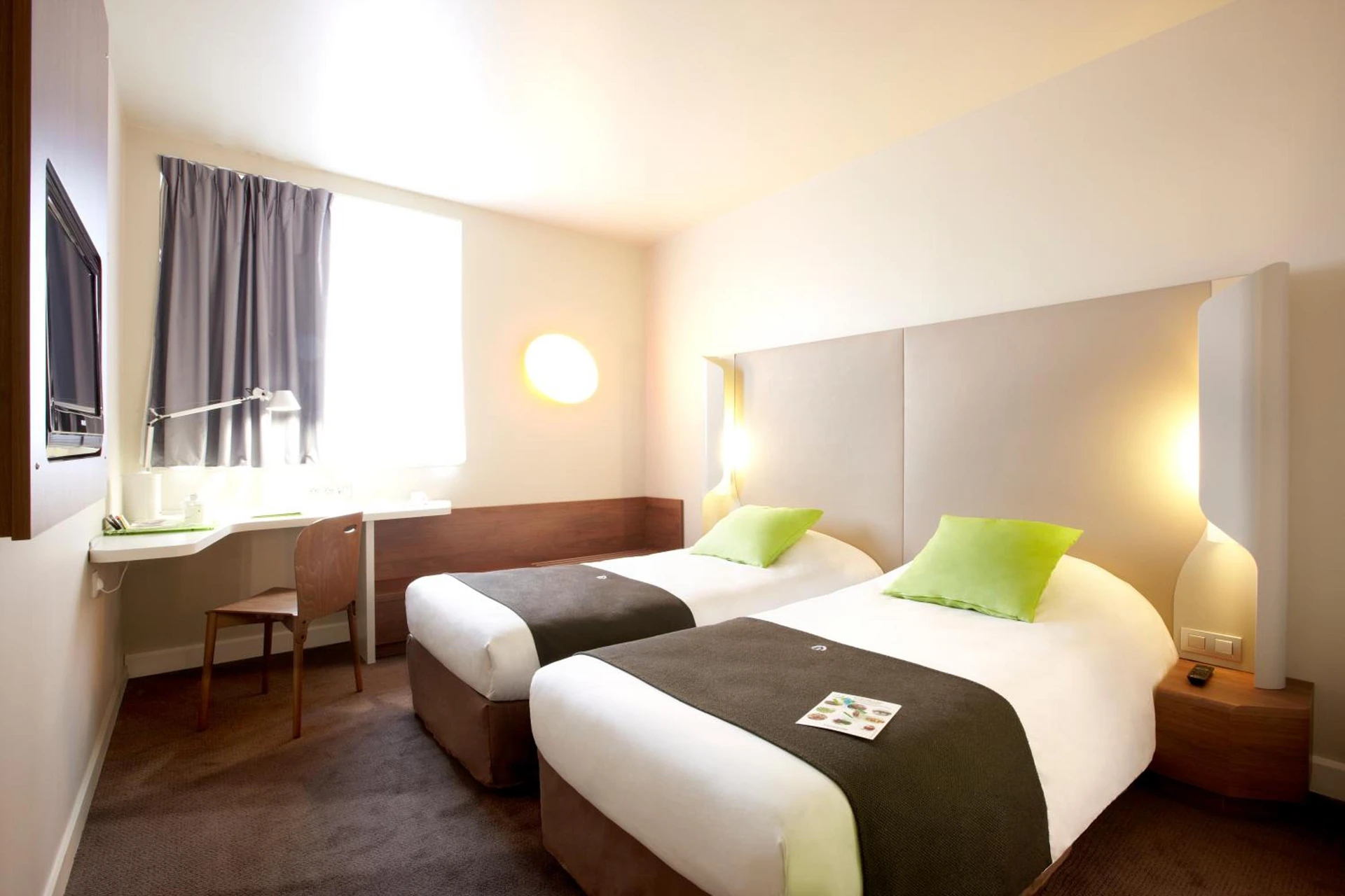 Magnifique chambre pour un séminaire d'entreprise à Campanile Nice Aéroport - Nice