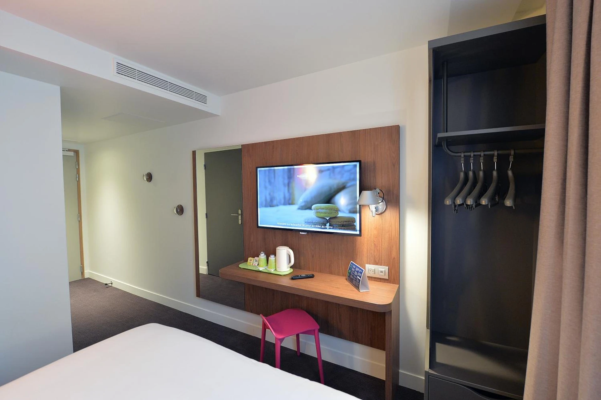 Chambre disponible pour un séminaire d'entreprise à CAMPANILE PARIS - Clichy Centre - Clichy