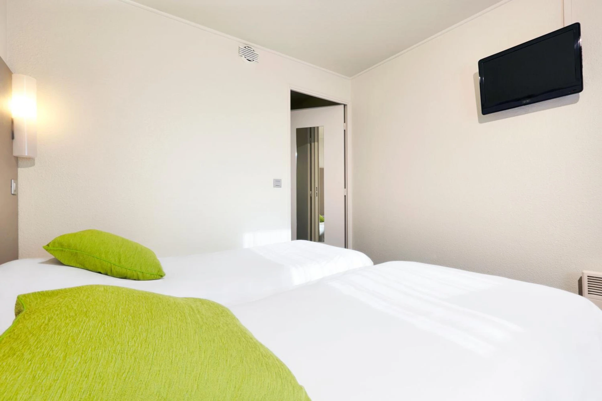 Magnifique chambre pour un séminaire d'entreprise à Campanile Paris Est - Porte de Bagnolet - Bagnolet