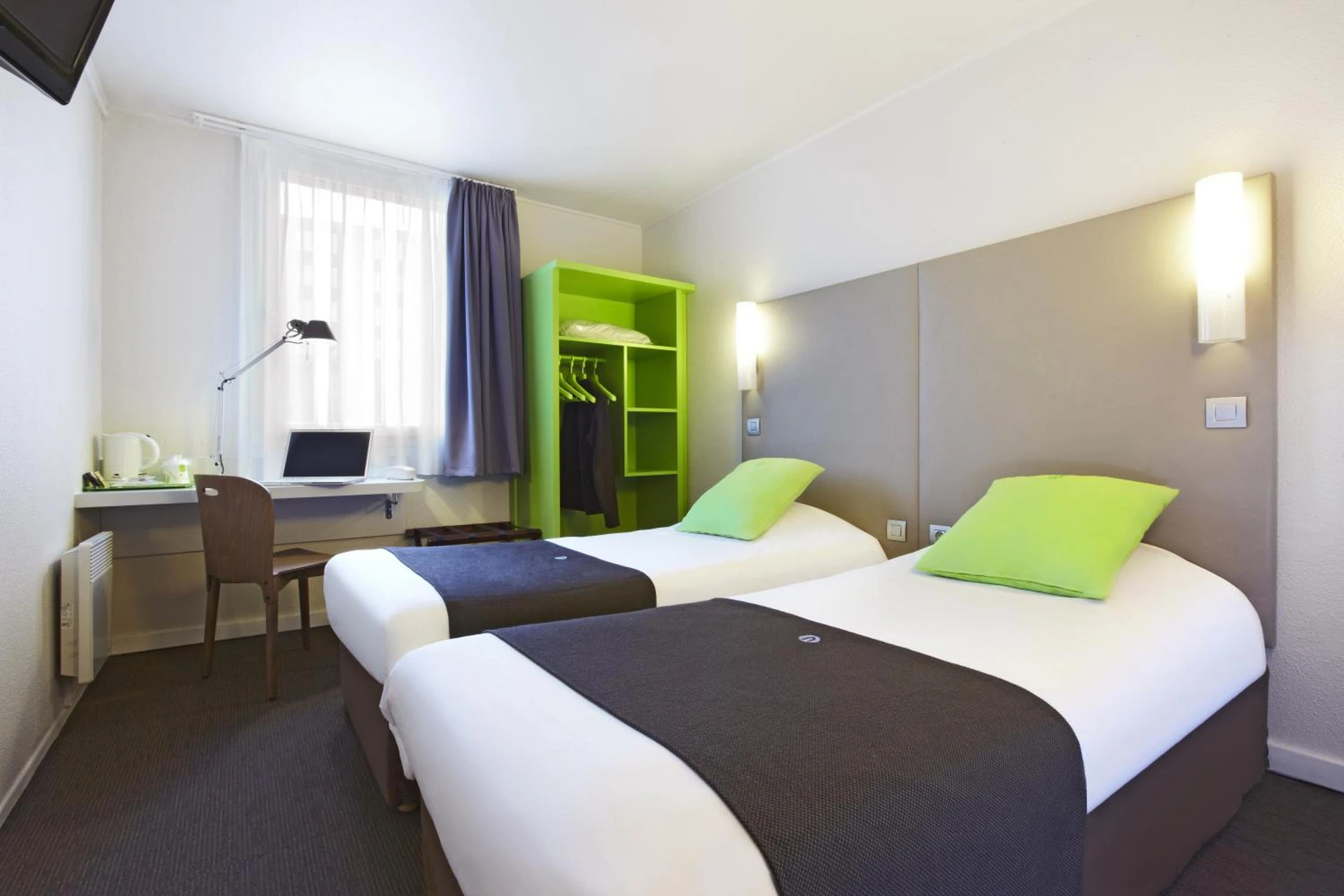 Magnifique chambre pour un séminaire d'entreprise à Campanile Paris Ouest - Pont de Suresnes - Suresnes