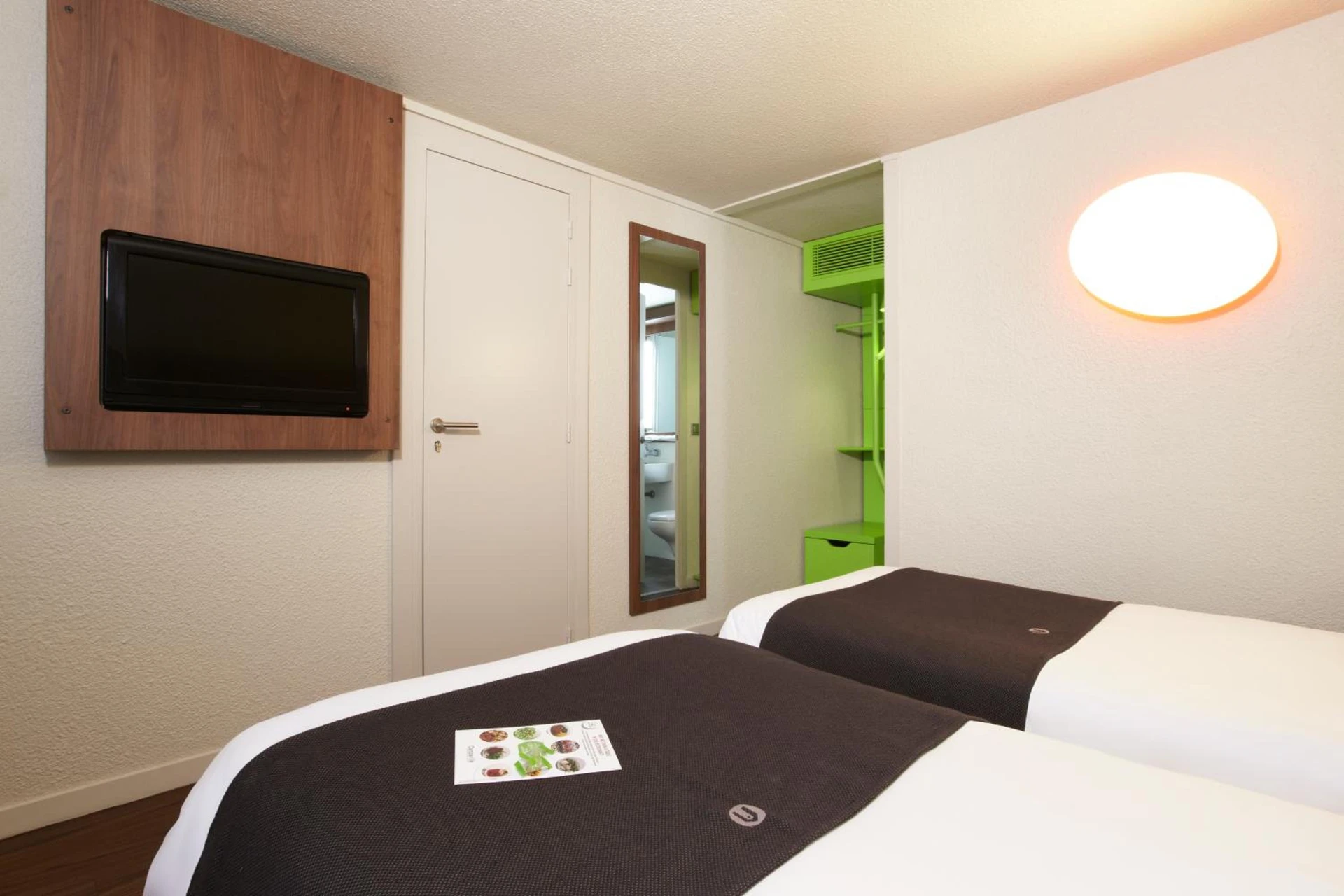 Magnifique chambre pour un séminaire d'entreprise à Campanile Rouen Est - Franqueville Saint Pierre - Franqueville-Saint-Pierre