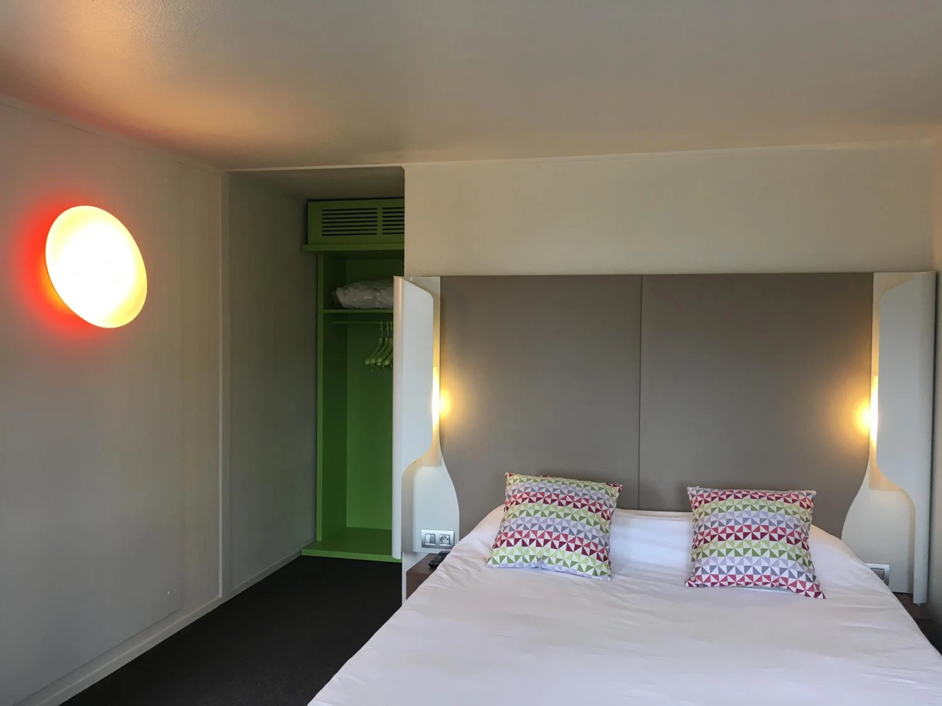 Chambre disponible pour un séminaire d'entreprise à Campanile Saint-Etienne Est- Saint-Chamond - Saint-Chamond
