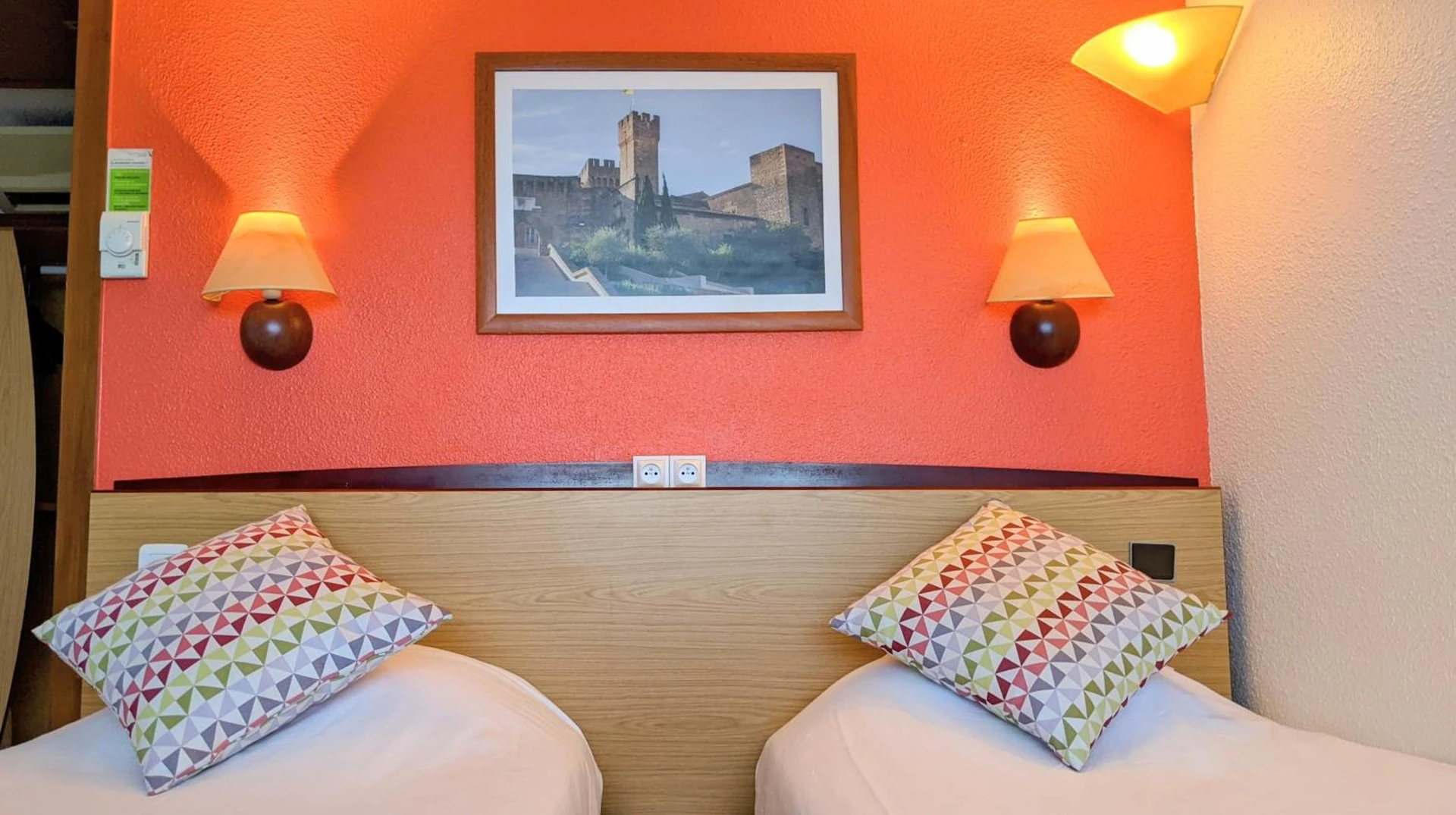 Magnifique chambre pour un séminaire d'entreprise à Campanile Salon-De-Provence - Salon-de-Provence
