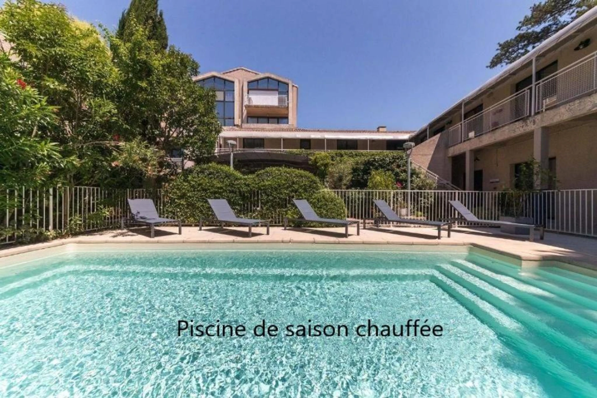Organiser un séminaire d'entreprise : Hotel Cantosorgue à l-isle-sur-la-sorgue