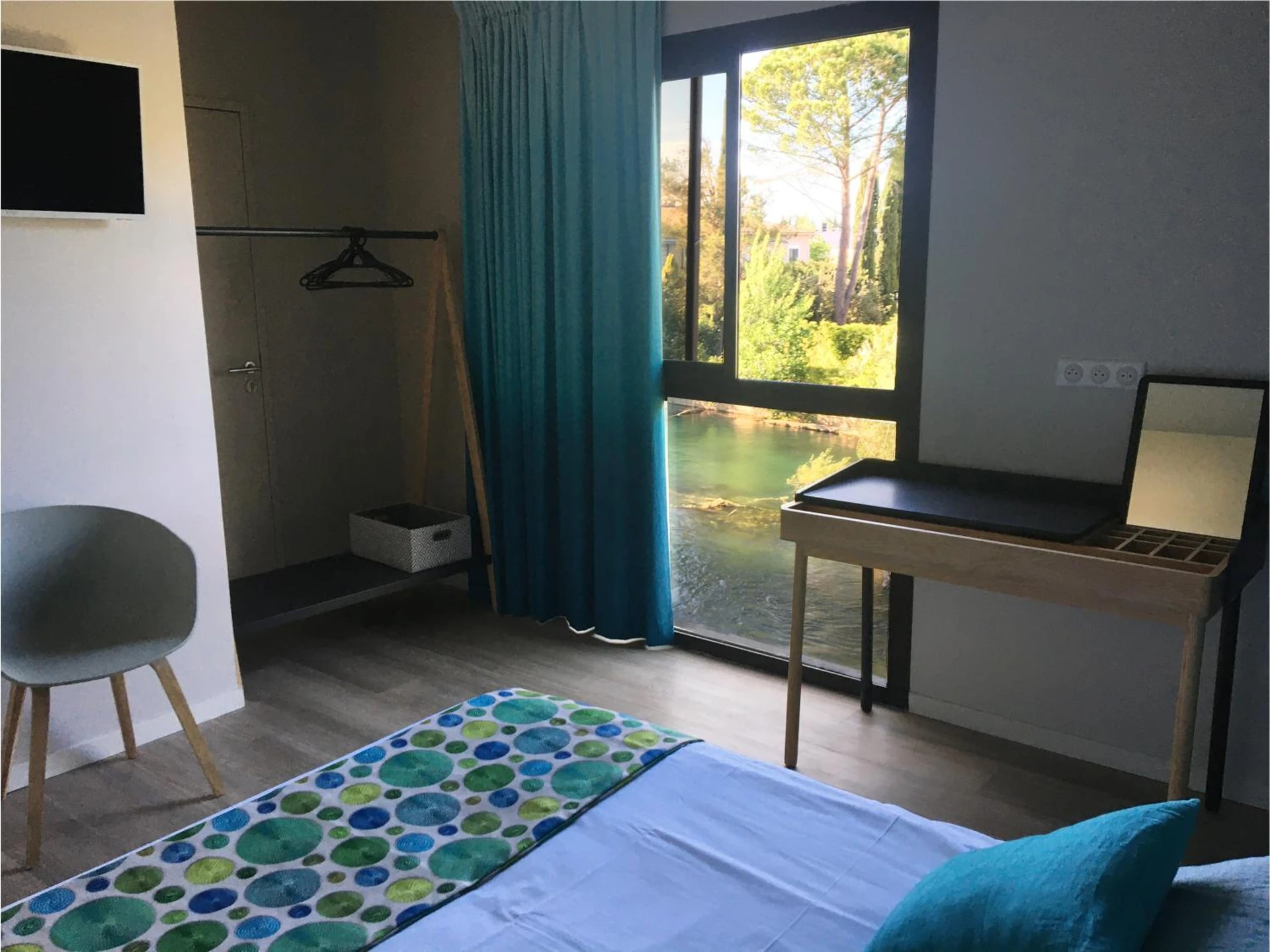 Chambre disponible pour un séminaire d'entreprise à Hotel Cantosorgue - LʼIsle-sur-la-Sorgue