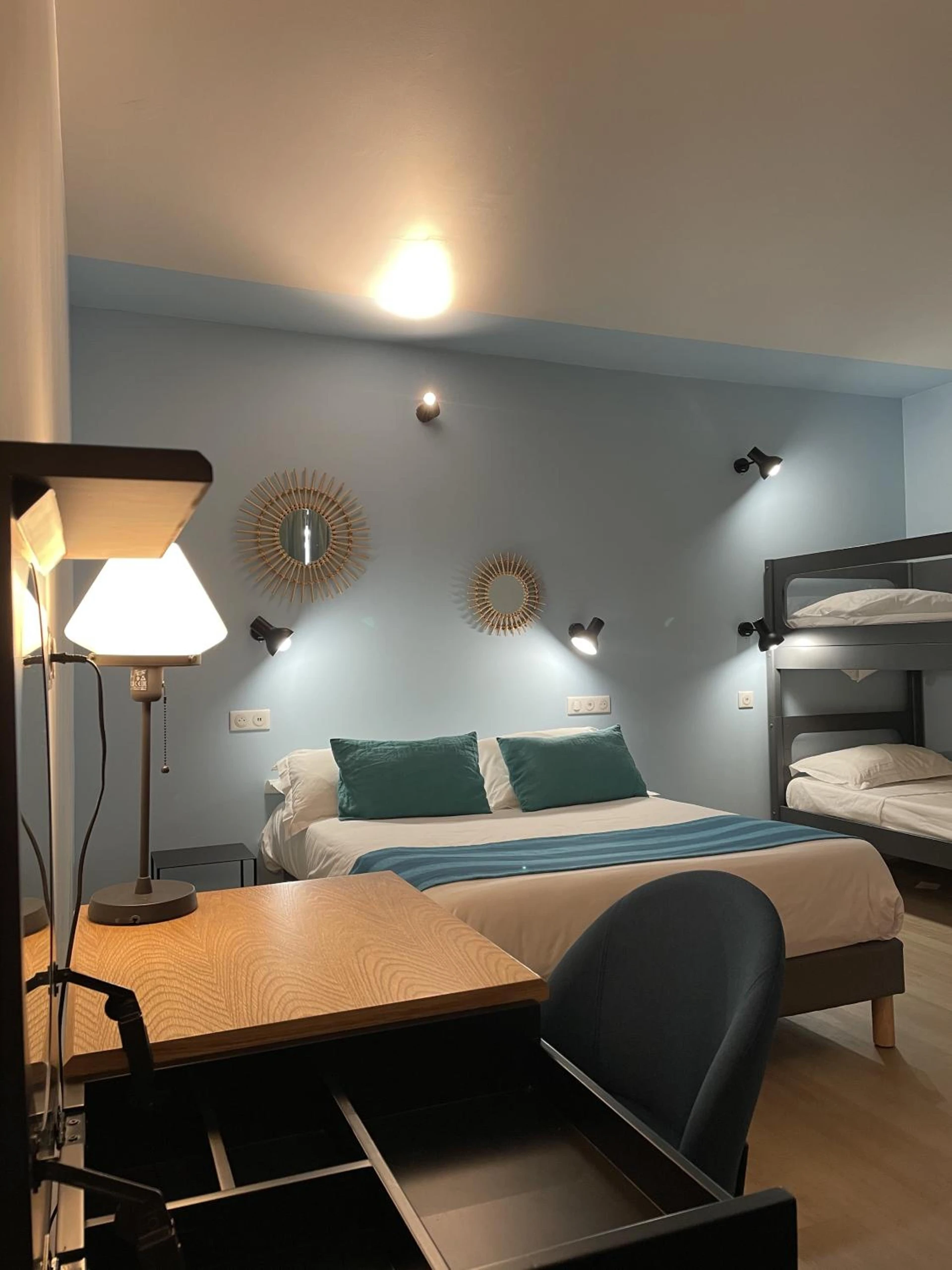 Magnifique chambre pour un séminaire d'entreprise à Hotel Cantosorgue - LʼIsle-sur-la-Sorgue