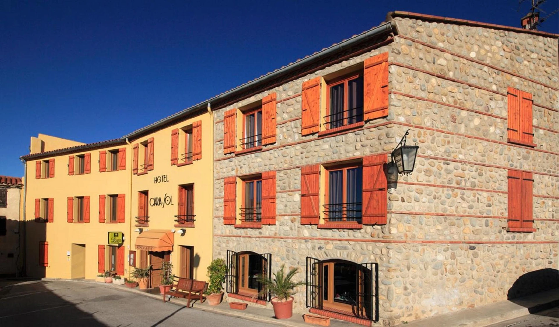 Organiser un séminaire d'entreprise : Logis Hotel Cara Sol à elne
