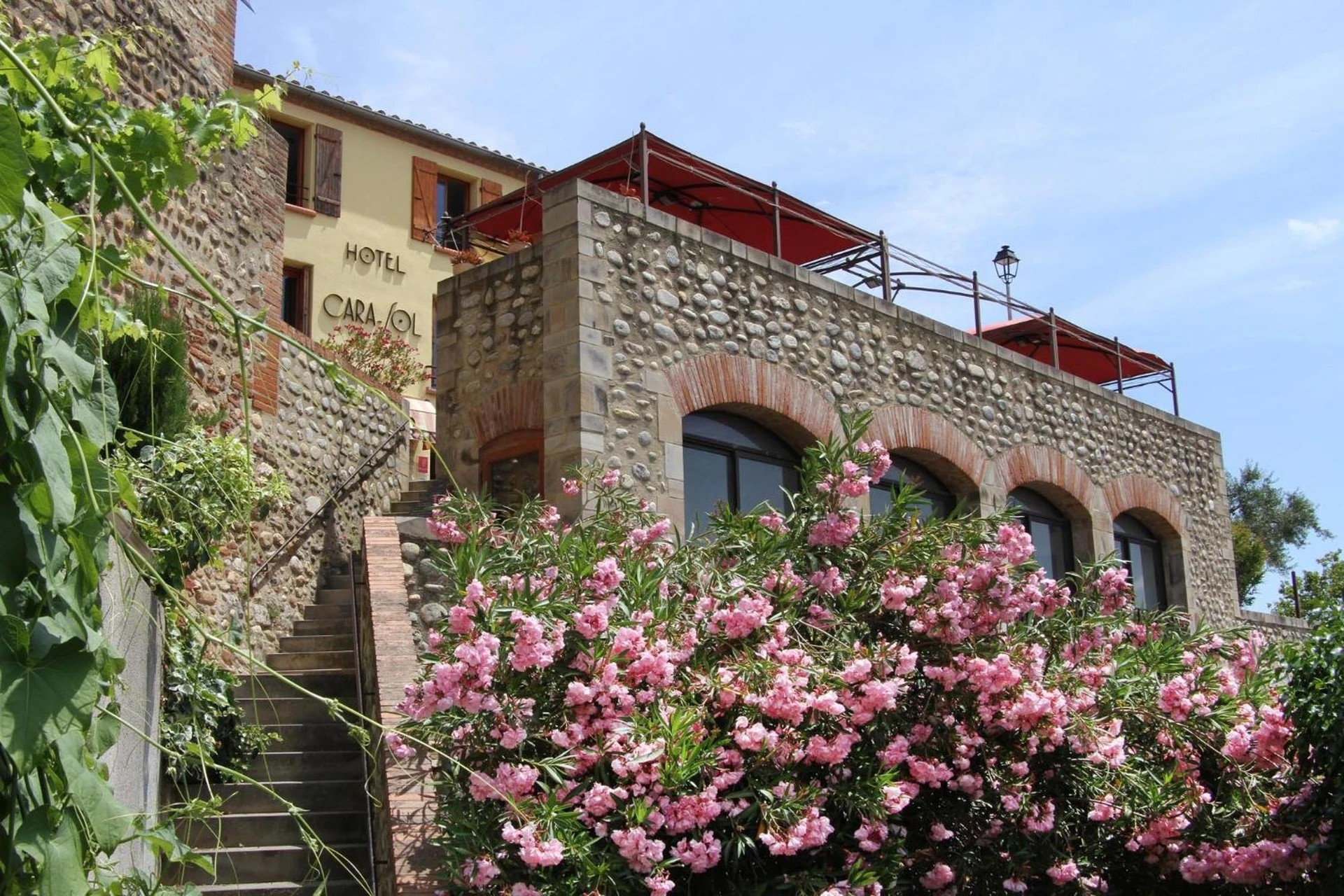 Organiser un séminaire d'entreprise : Logis Hotel Cara Sol à elne