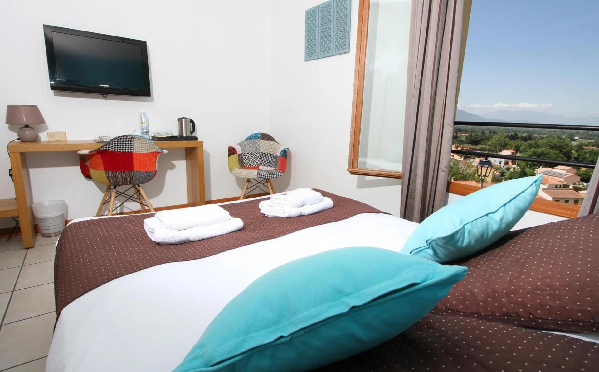 Chambre disponible pour un séminaire d'entreprise à Logis Hotel Cara Sol - Elne