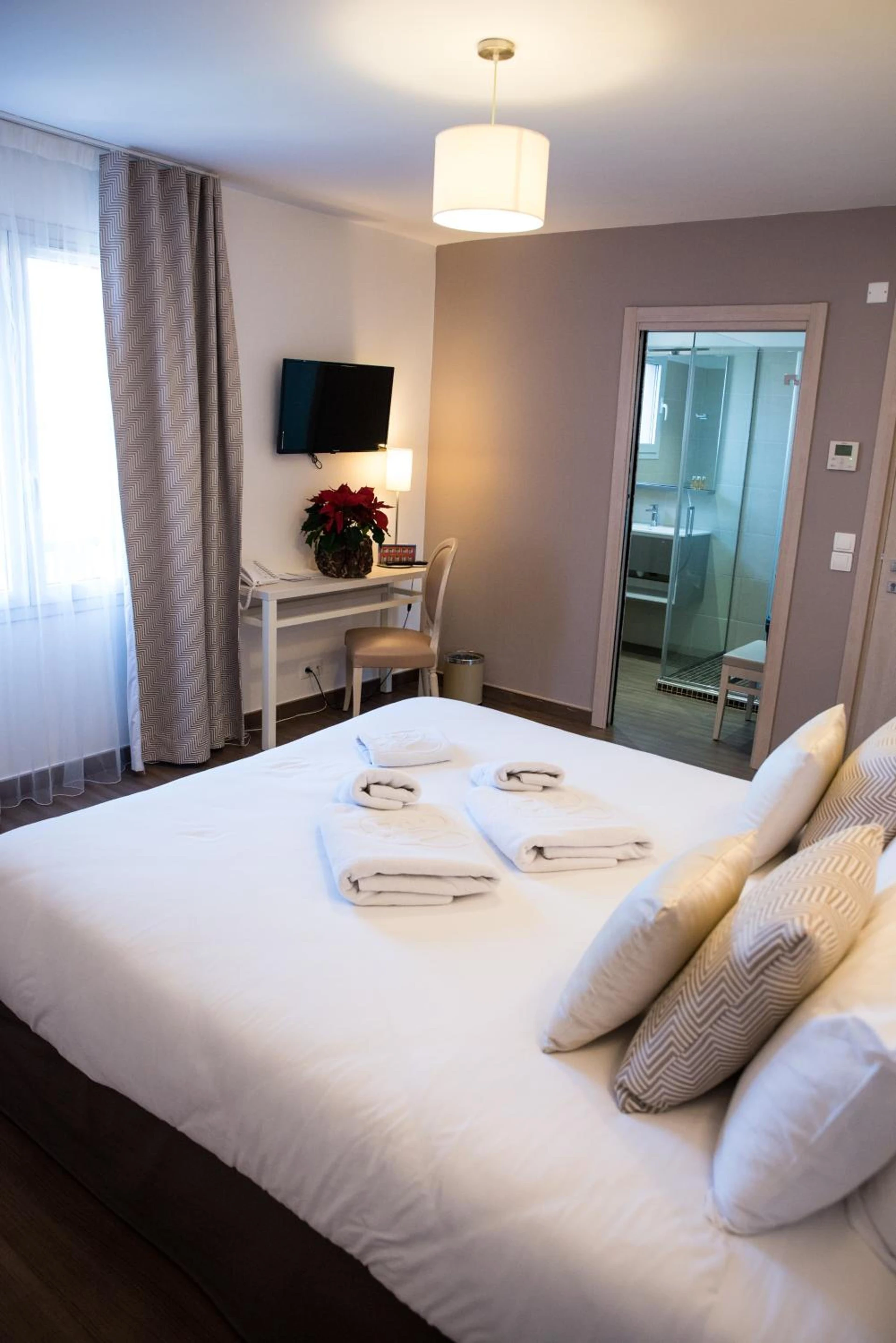 Chambre disponible pour un séminaire d'entreprise à Hôtel CASABELLA Cannes Mouans Sartoux - Mouans-Sartoux