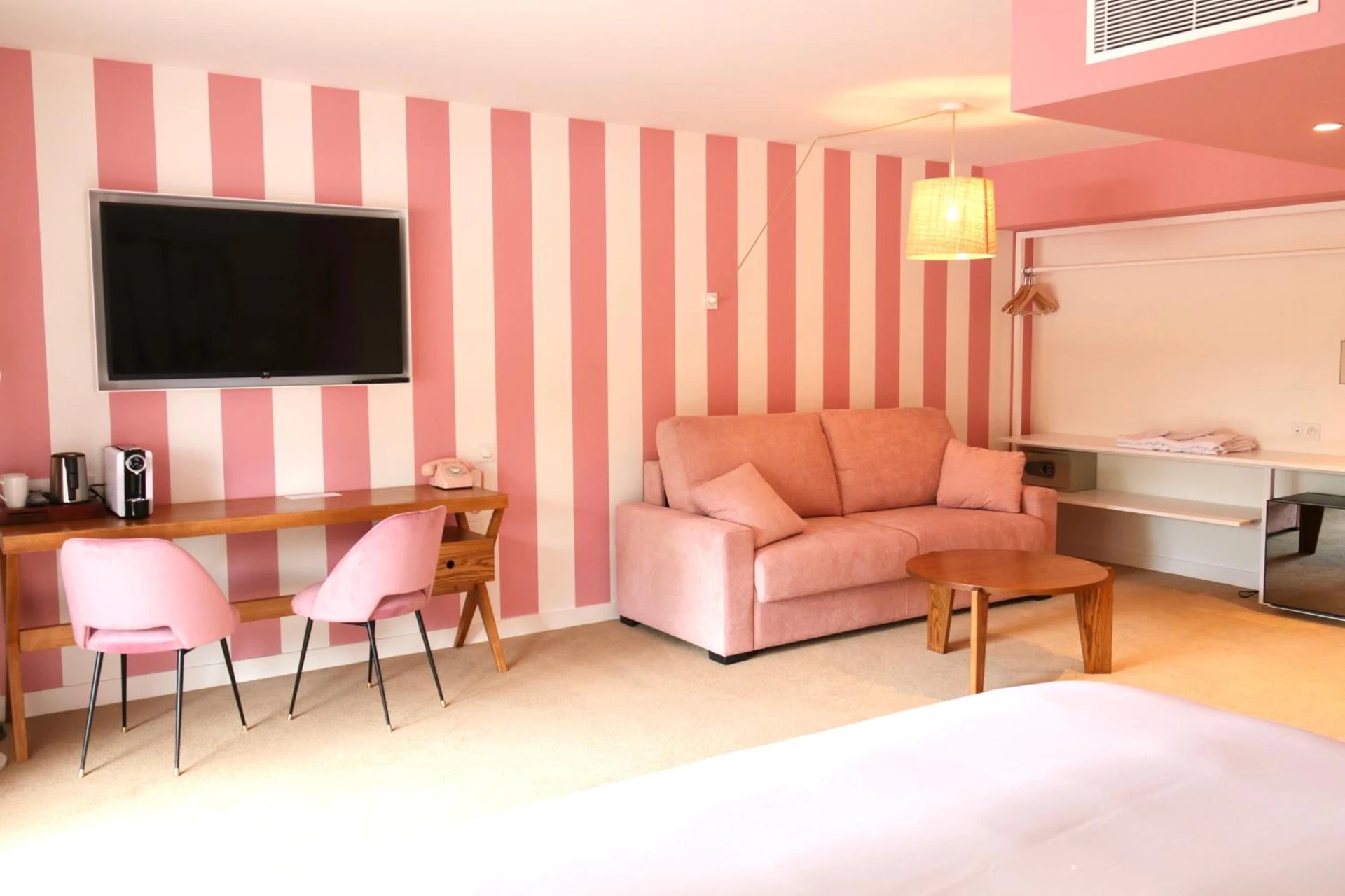 Chambre disponible pour un séminaire d'entreprise à Hotel Casarose - Cannes Mandelieu - Mandelieu-la-Napoule
