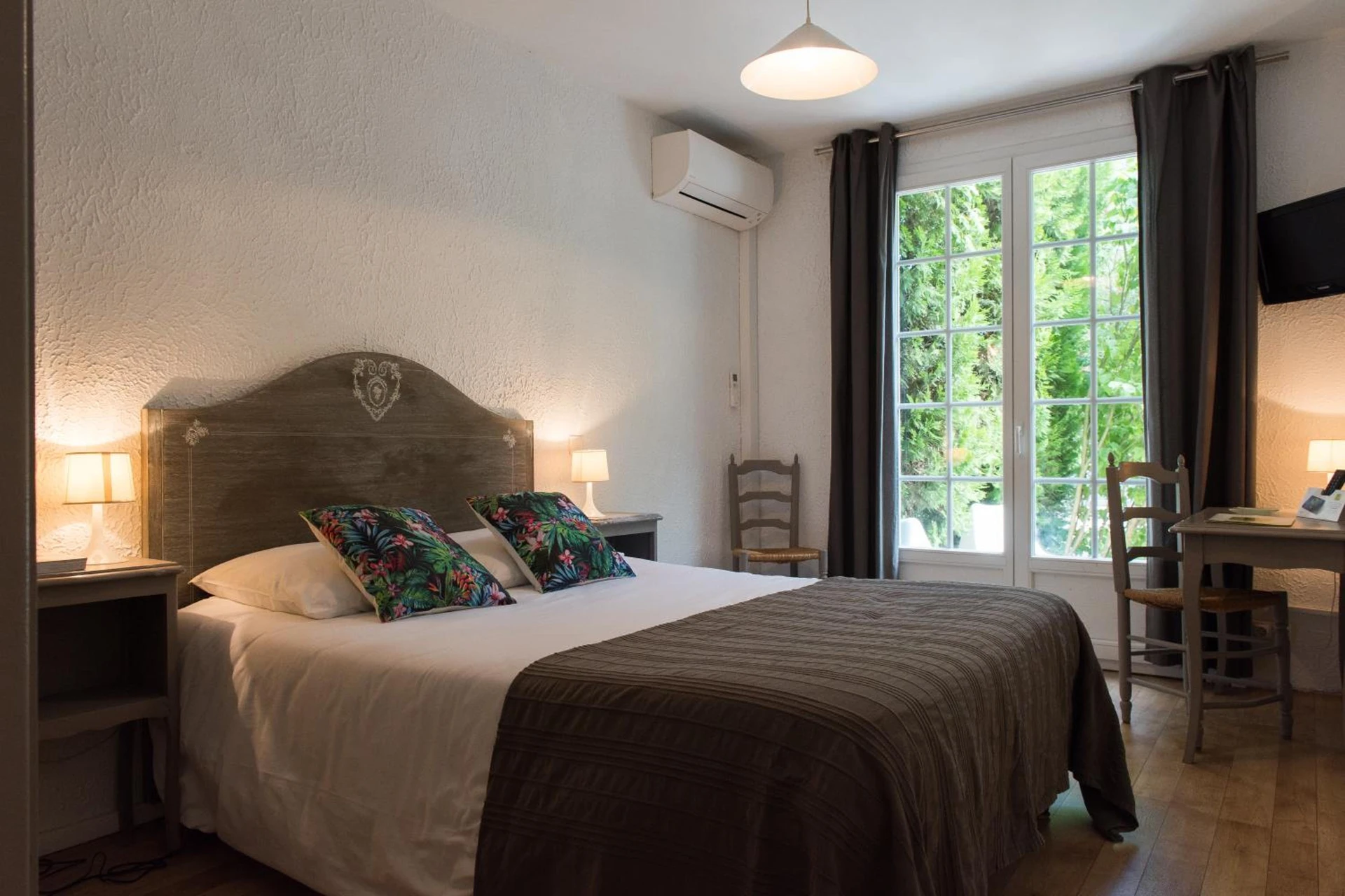 Magnifique chambre pour un séminaire d'entreprise à Logis Hôtel Castel Mouisson - Barbentane