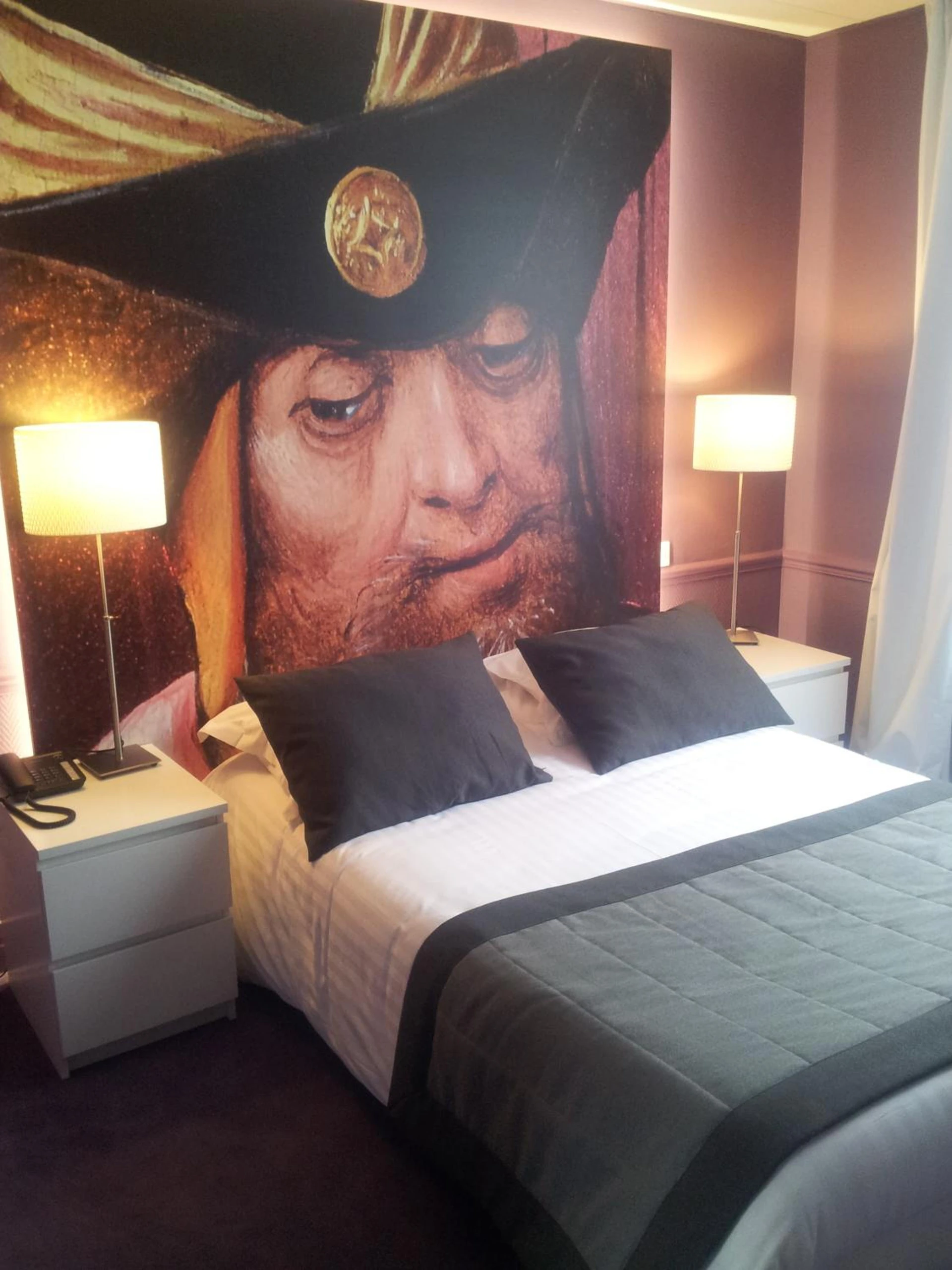 Magnifique chambre pour un séminaire d'entreprise à Hôtel Cecyl Reims Centre - Reims