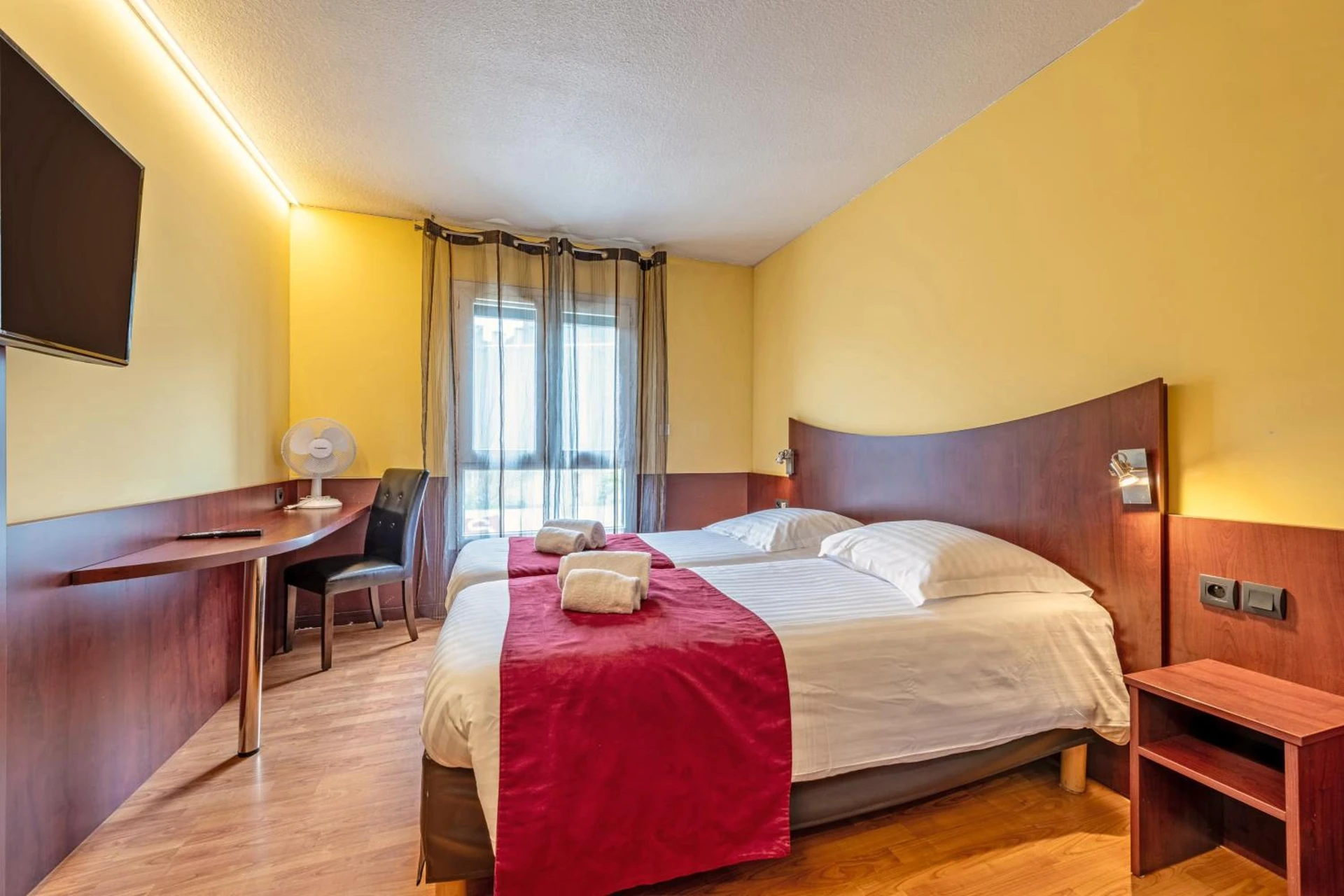 Chambre disponible pour un séminaire d'entreprise à Logis Hotel Center - Brest
