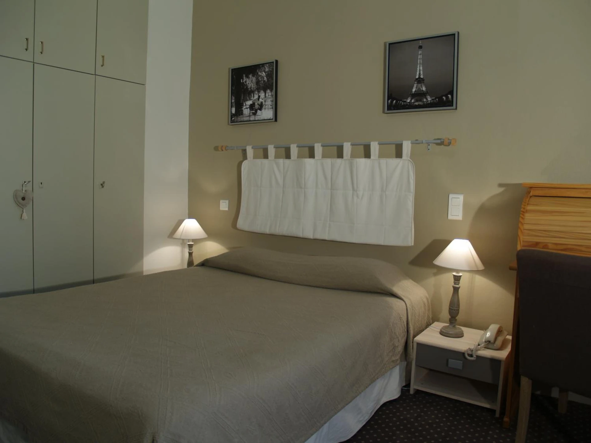 Chambre disponible pour un séminaire d'entreprise à Hôtel Central - Pau