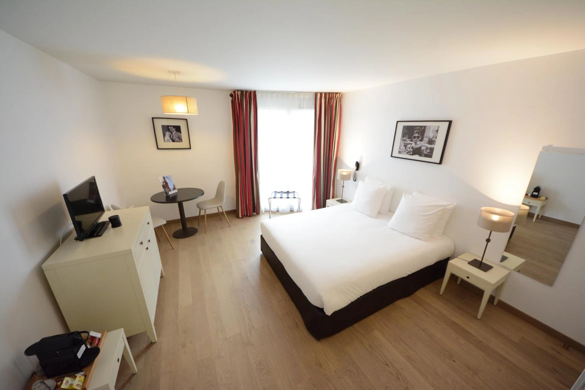 Magnifique chambre pour un séminaire d'entreprise à Cerise Chatou - Chatou
