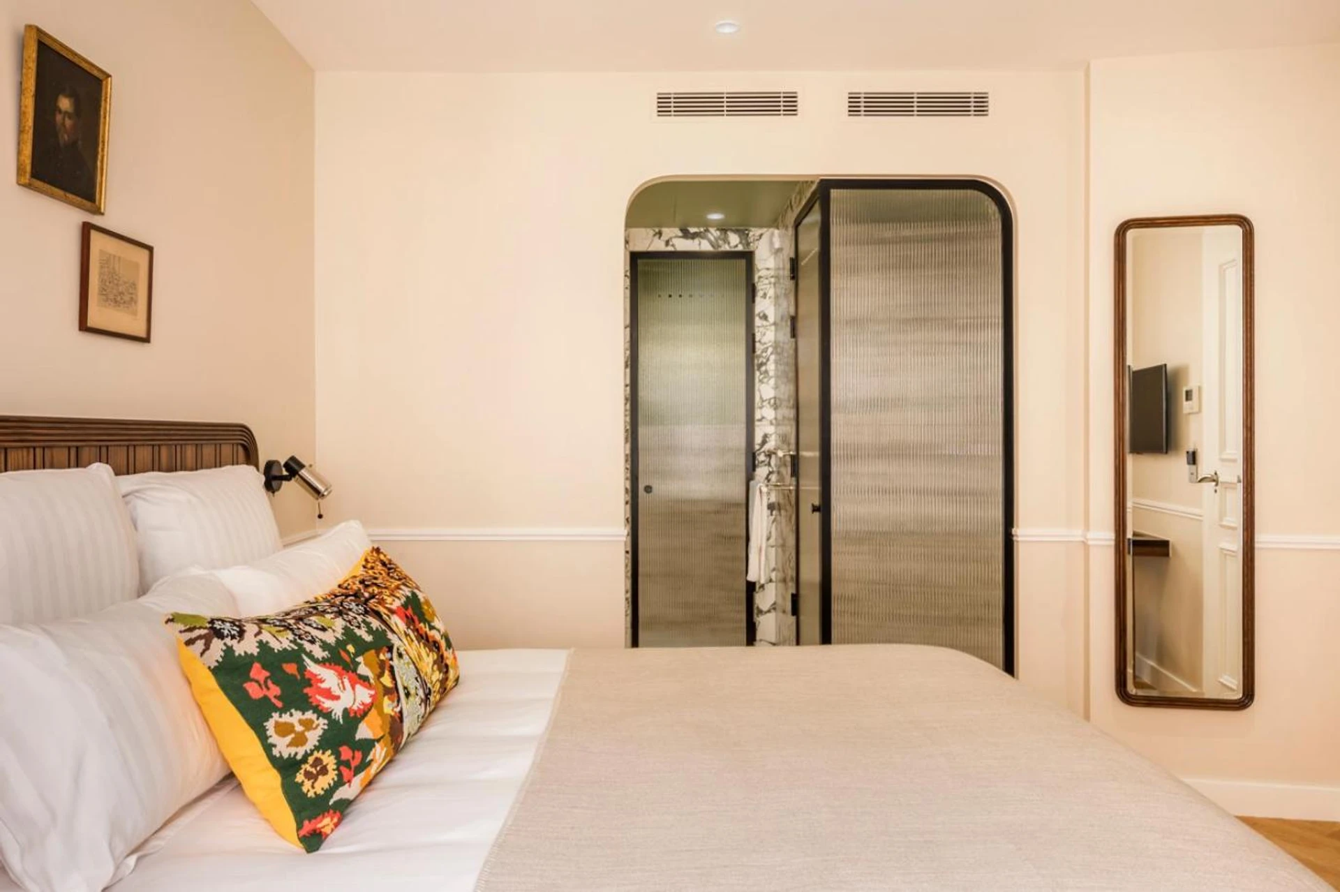 Chambre disponible pour un séminaire d'entreprise à Hôtel Chamar - Paris