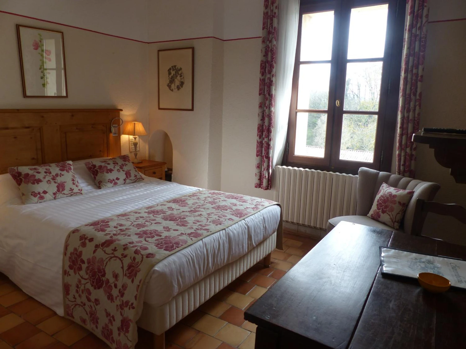 Chambre disponible pour un séminaire d'entreprise à Charembeau - Forcalquier