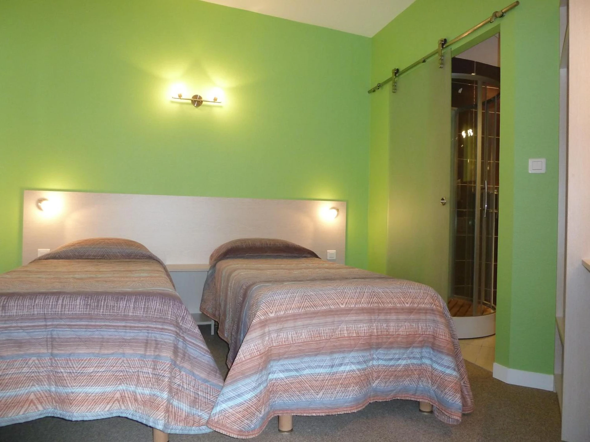 Chambre disponible pour un séminaire d'entreprise à Charme Hotel en Beaujolais - Belleville-sur-Saône