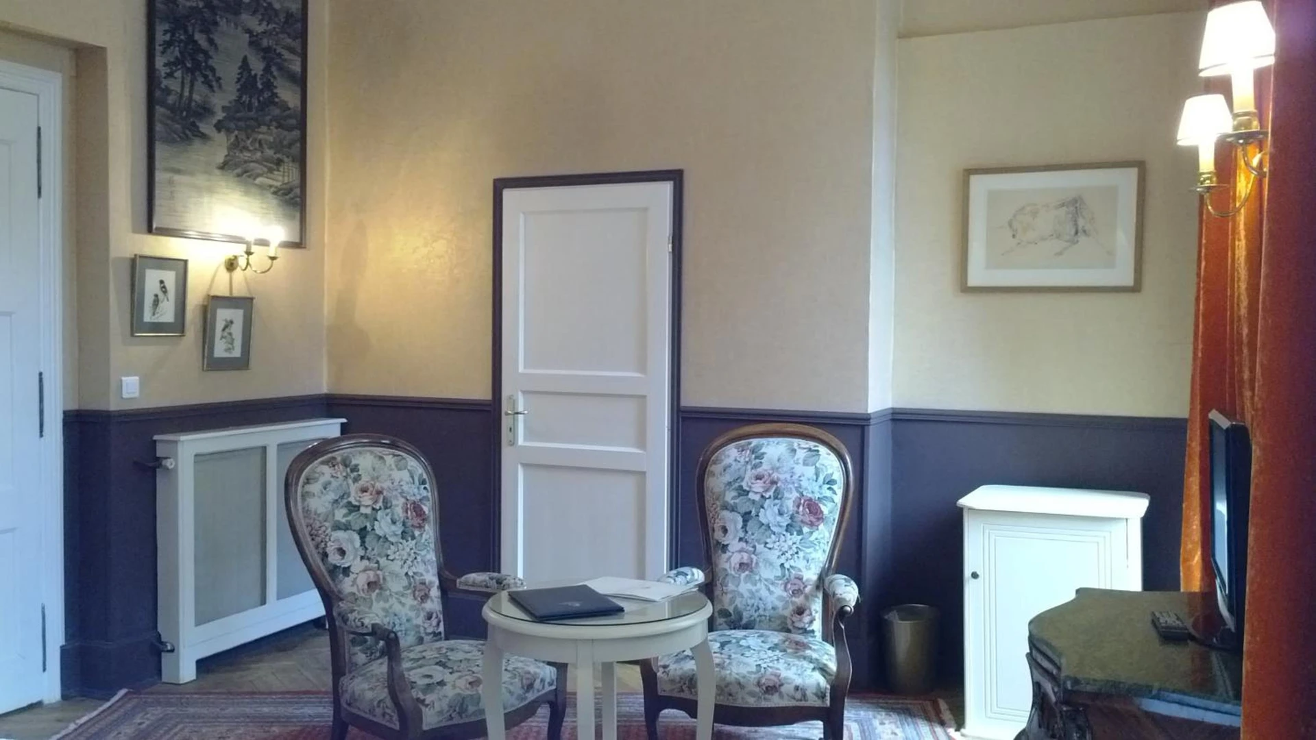 Chambre disponible pour un séminaire d'entreprise à Chateau d'Ayres - Hôtel & Spa - Meyrueis