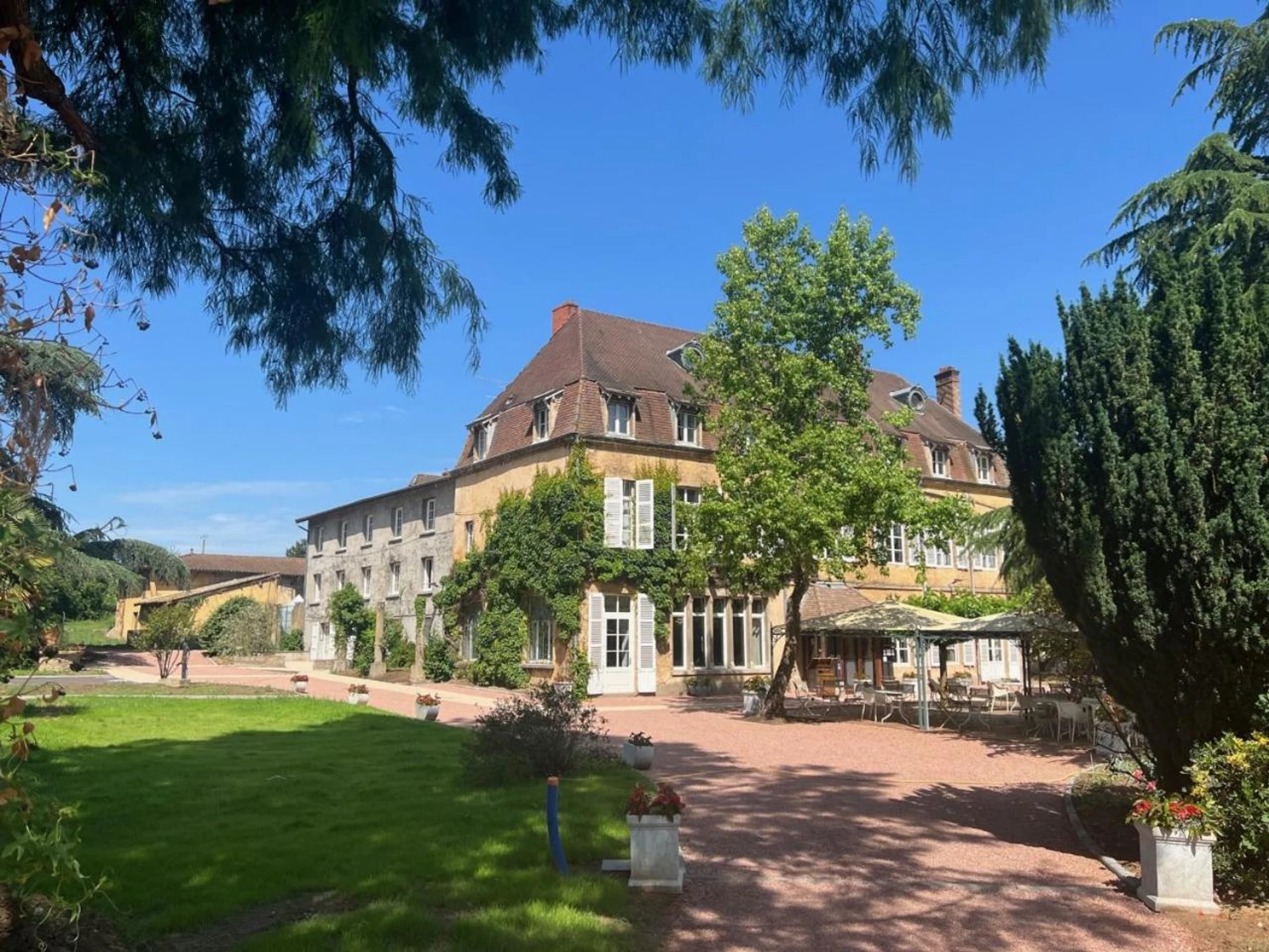 Organiser un séminaire d'entreprise : Logis Hôtels Château de La Barge à chaintre