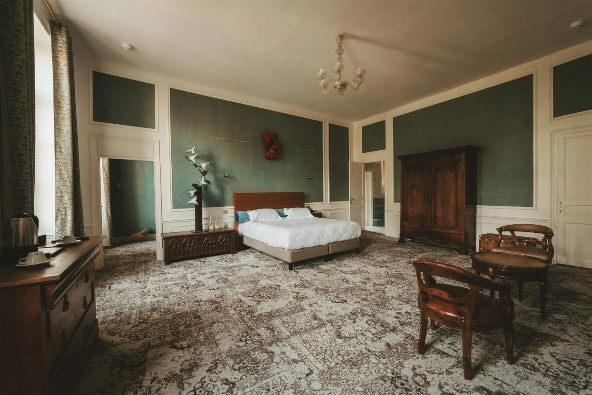 Chambre disponible pour un séminaire d'entreprise à Logis Hôtels Château de La Barge - Chaintré