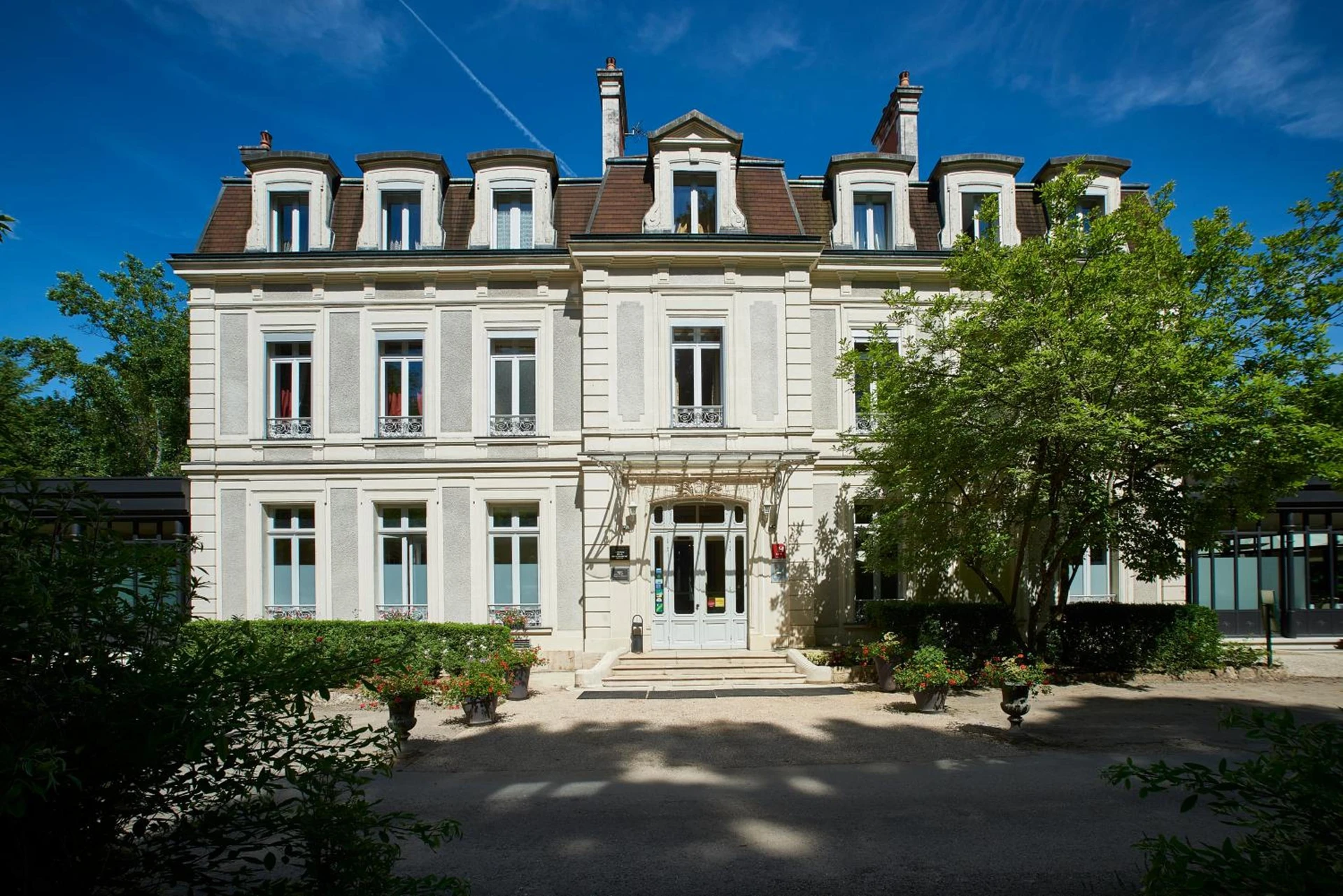 Organiser un séminaire d'entreprise : Château de La Dame Blanche - Logis à geneuille