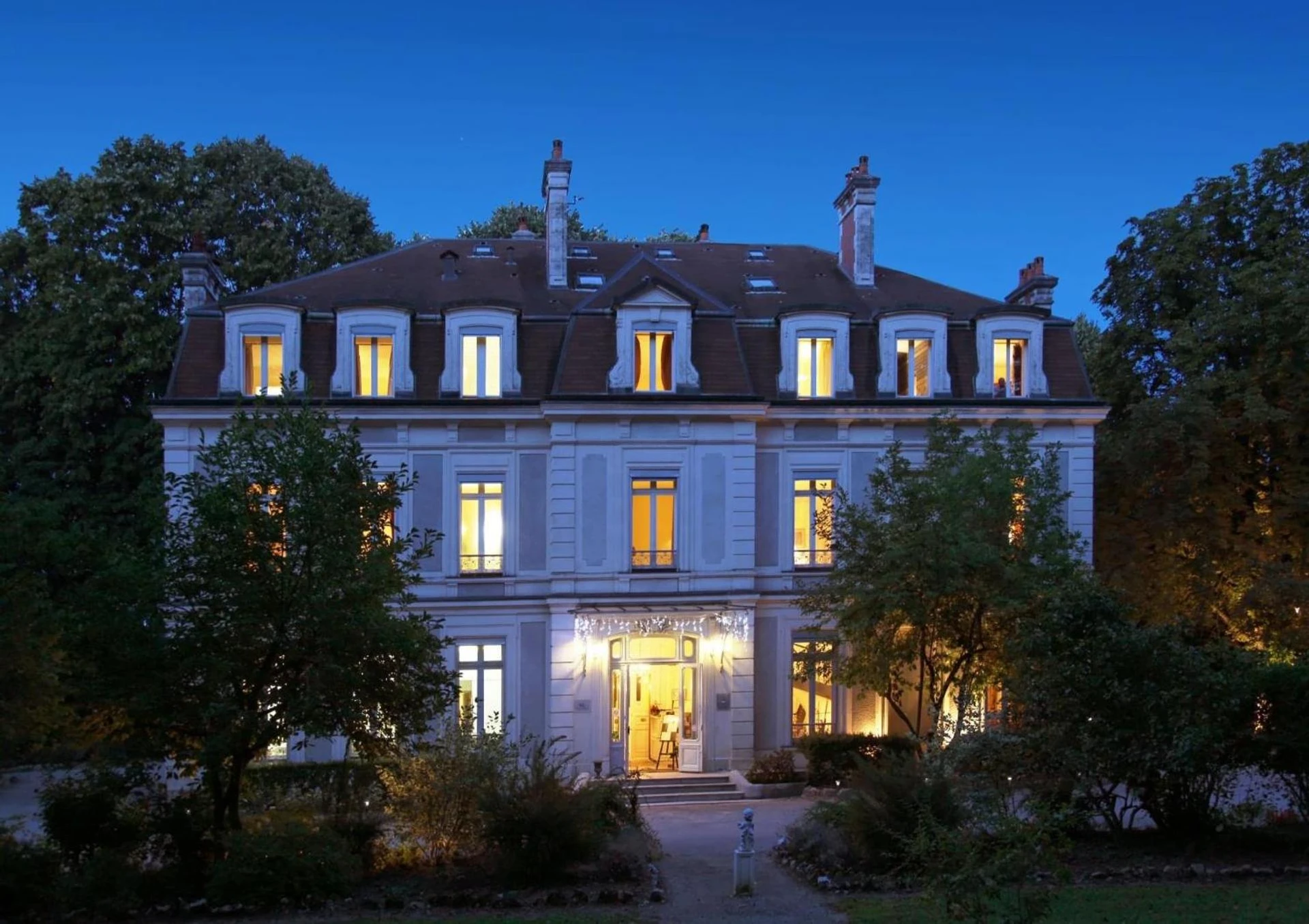 Organiser un séminaire d'entreprise : Château de La Dame Blanche - Logis à geneuille