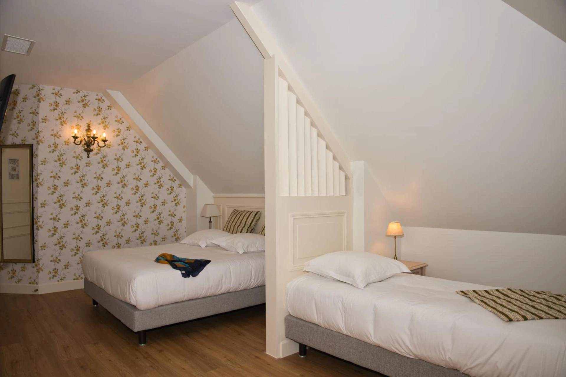 Chambre disponible pour un séminaire d'entreprise à Chateau de la Rozelle - Cellettes