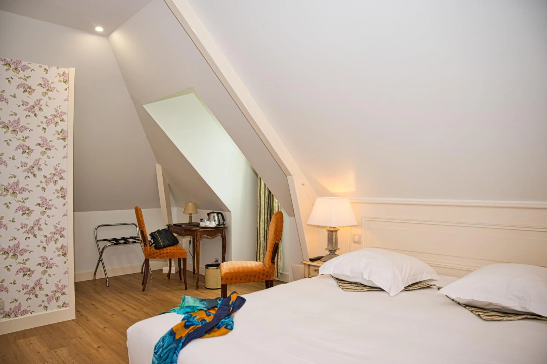 Chambre disponible pour un séminaire d'entreprise à Chateau de la Rozelle - Cellettes