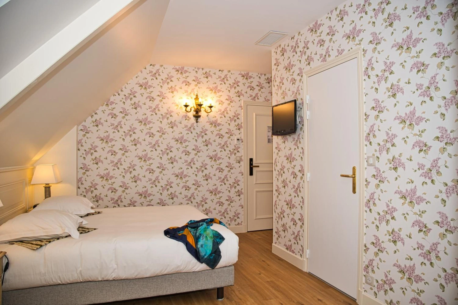Magnifique chambre pour un séminaire d'entreprise à Chateau de la Rozelle - Cellettes