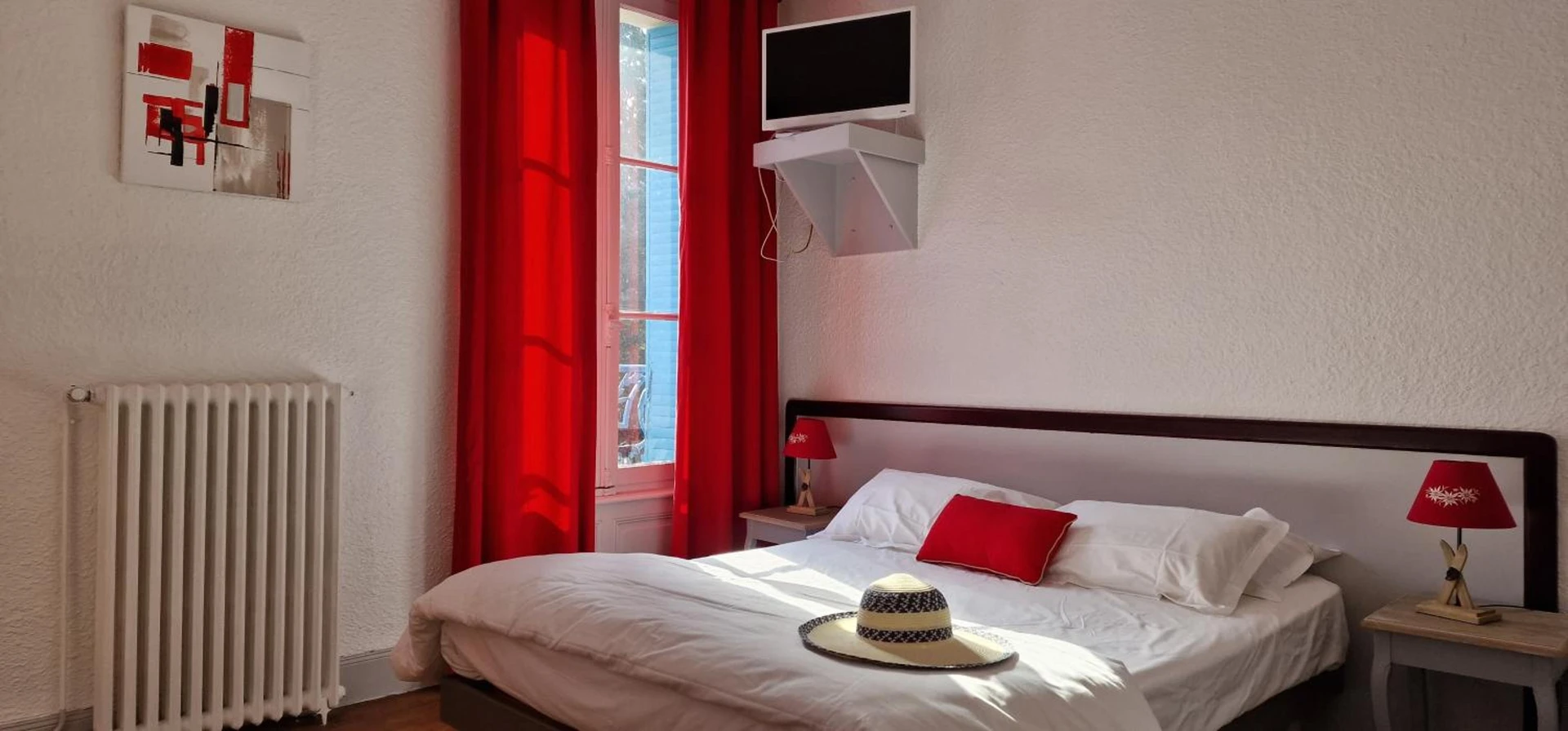 Chambre disponible pour un séminaire d'entreprise à Hotel Chez Jeanne - La Bourboule