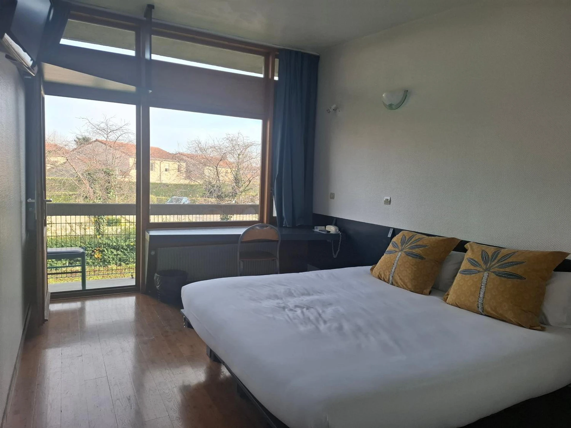 Chambre disponible pour un séminaire d'entreprise à HOTEL RESTAURANT CIRIUS - Montrond-les-Bains