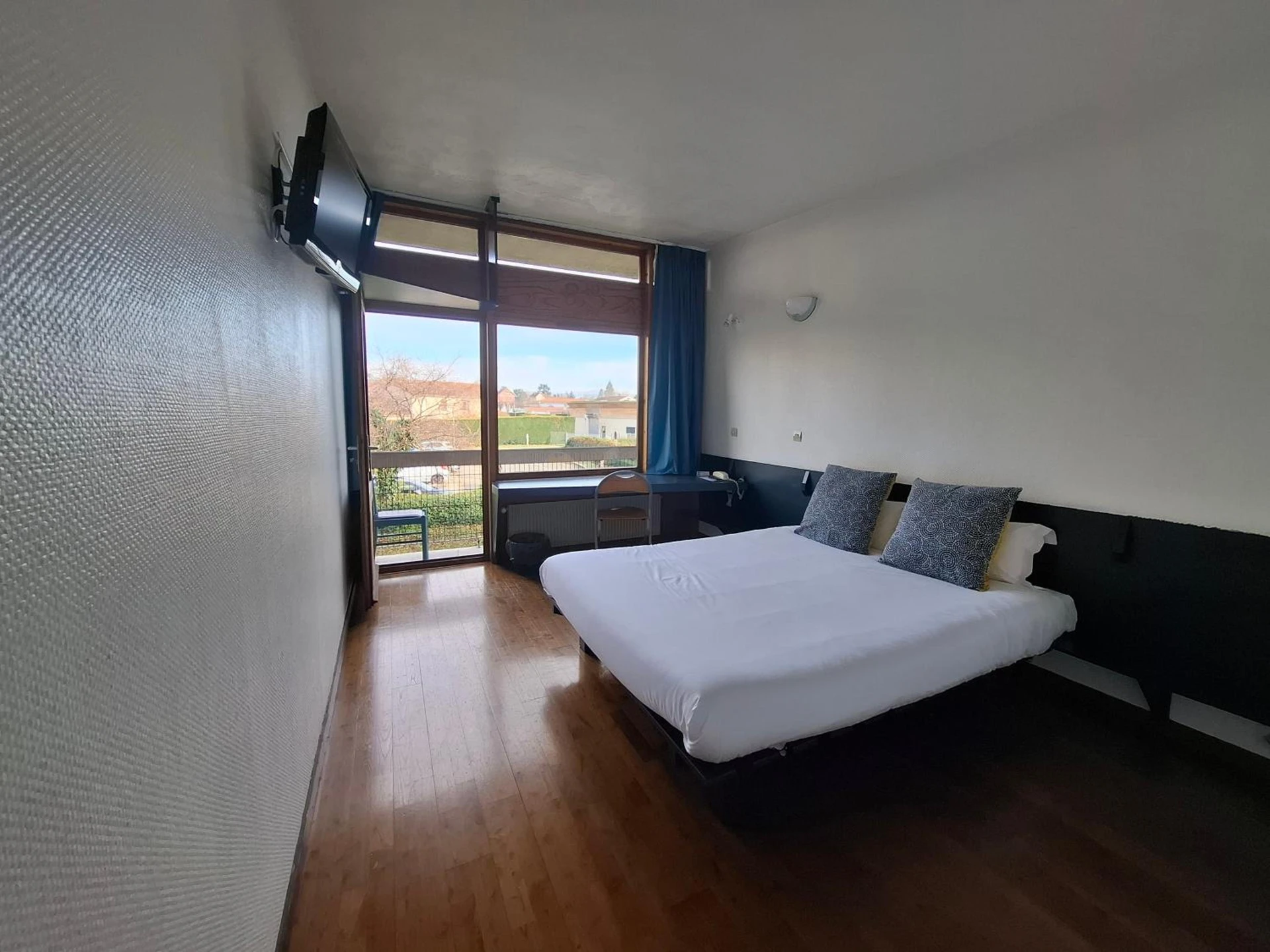 Chambre disponible pour un séminaire d'entreprise à HOTEL RESTAURANT CIRIUS - Montrond-les-Bains