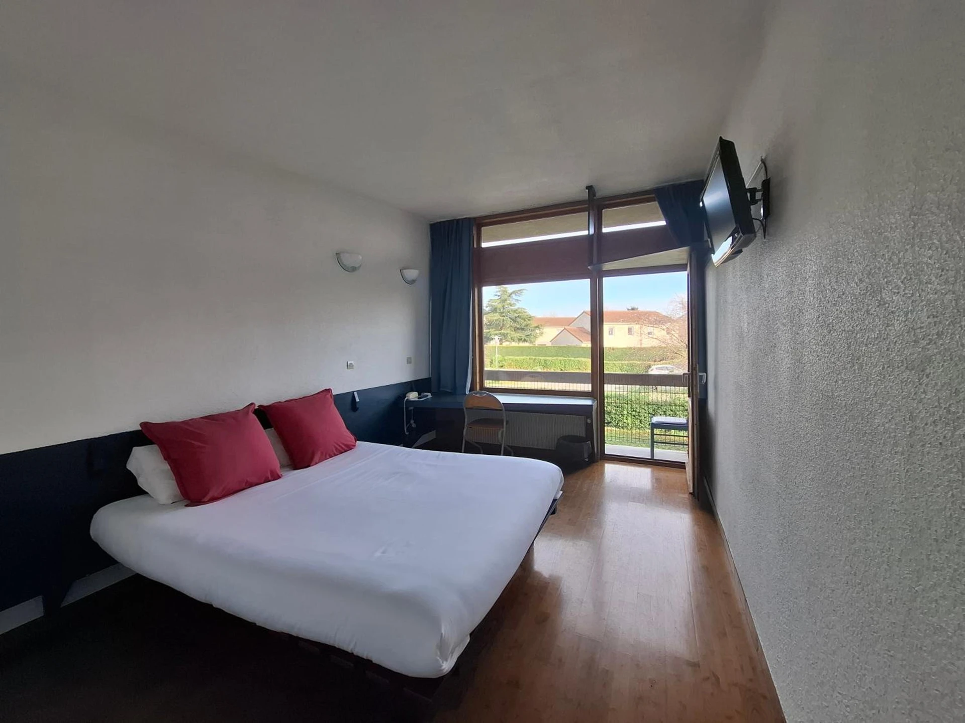 Chambre disponible pour un séminaire d'entreprise à HOTEL RESTAURANT CIRIUS - Montrond-les-Bains
