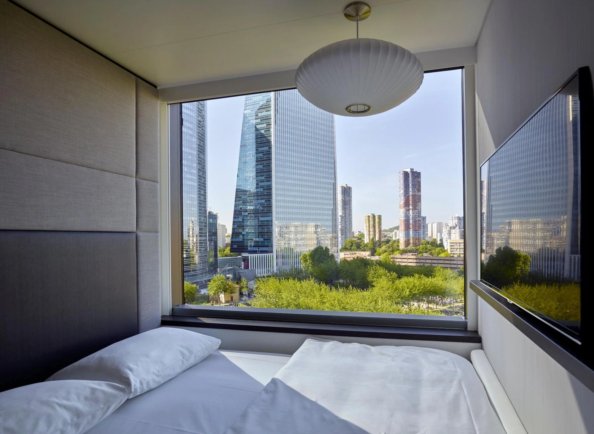 Chambre disponible pour un séminaire d'entreprise à citizenM Paris La Défense - Nanterre