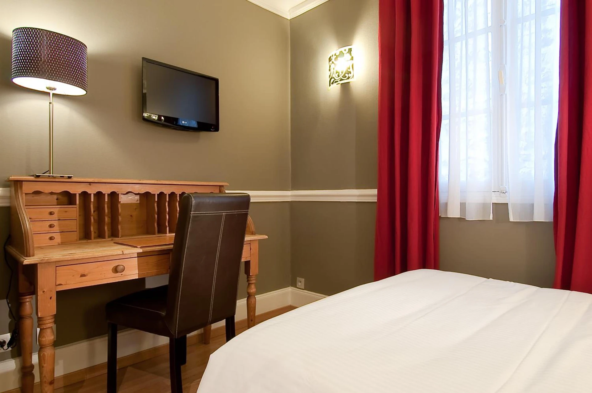 Chambre disponible pour un séminaire d'entreprise à Hotel Claude Bernard Saint-Germain - Paris