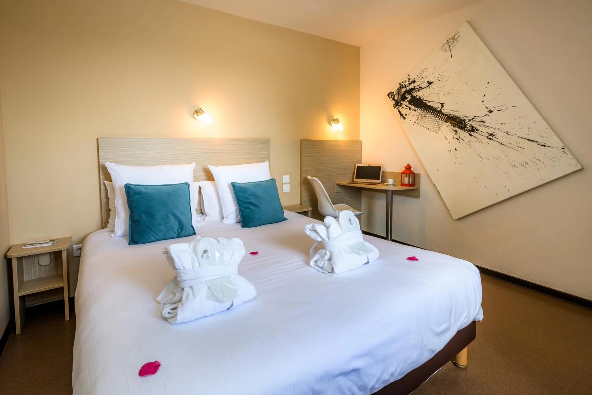 Chambre disponible pour un séminaire d'entreprise à Hôtel Restaurant Le Clos Fleuri - Castelnaudary