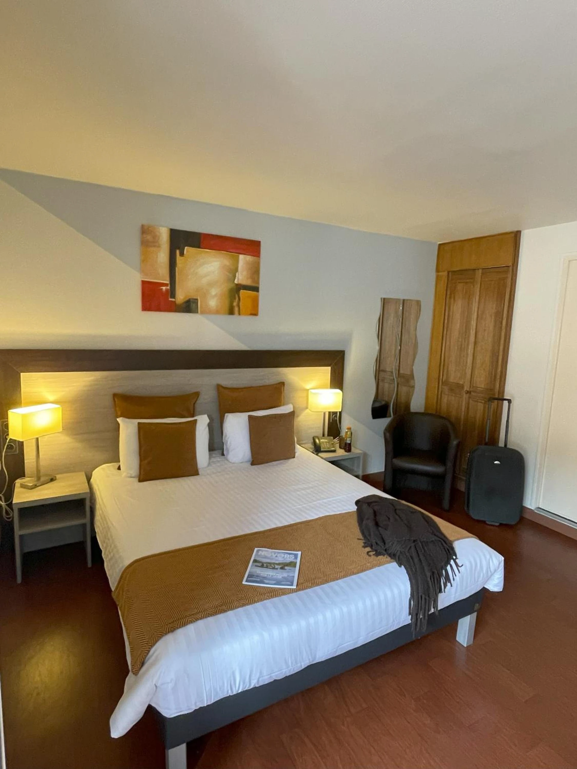 Chambre disponible pour un séminaire d'entreprise à The Originals Boutique, Hôtel Clos Sainte Marie, Nevers - Nevers