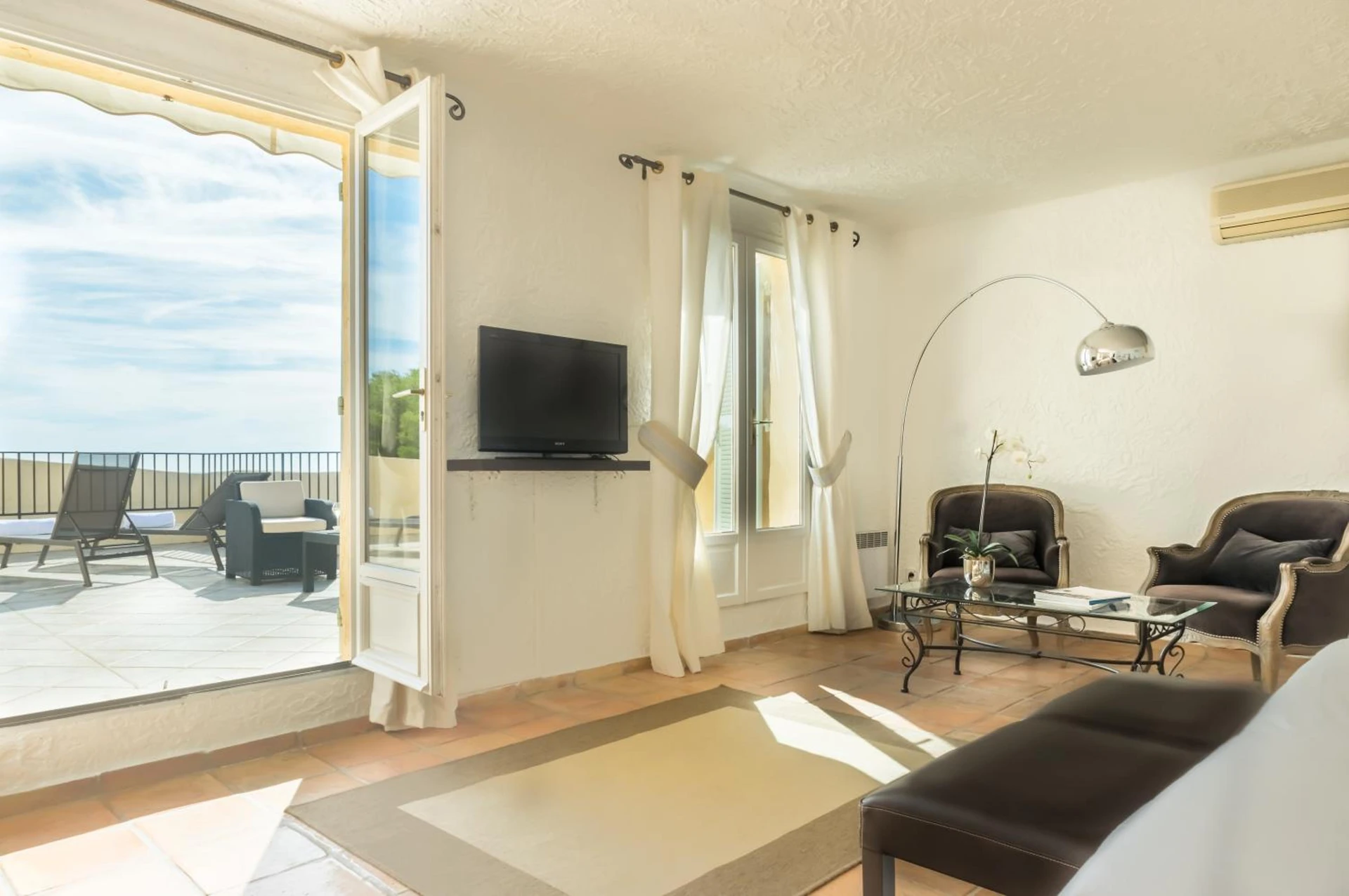 Magnifique chambre pour un séminaire d'entreprise à Hôtel Club Port La Galère - Théoule-sur-Mer