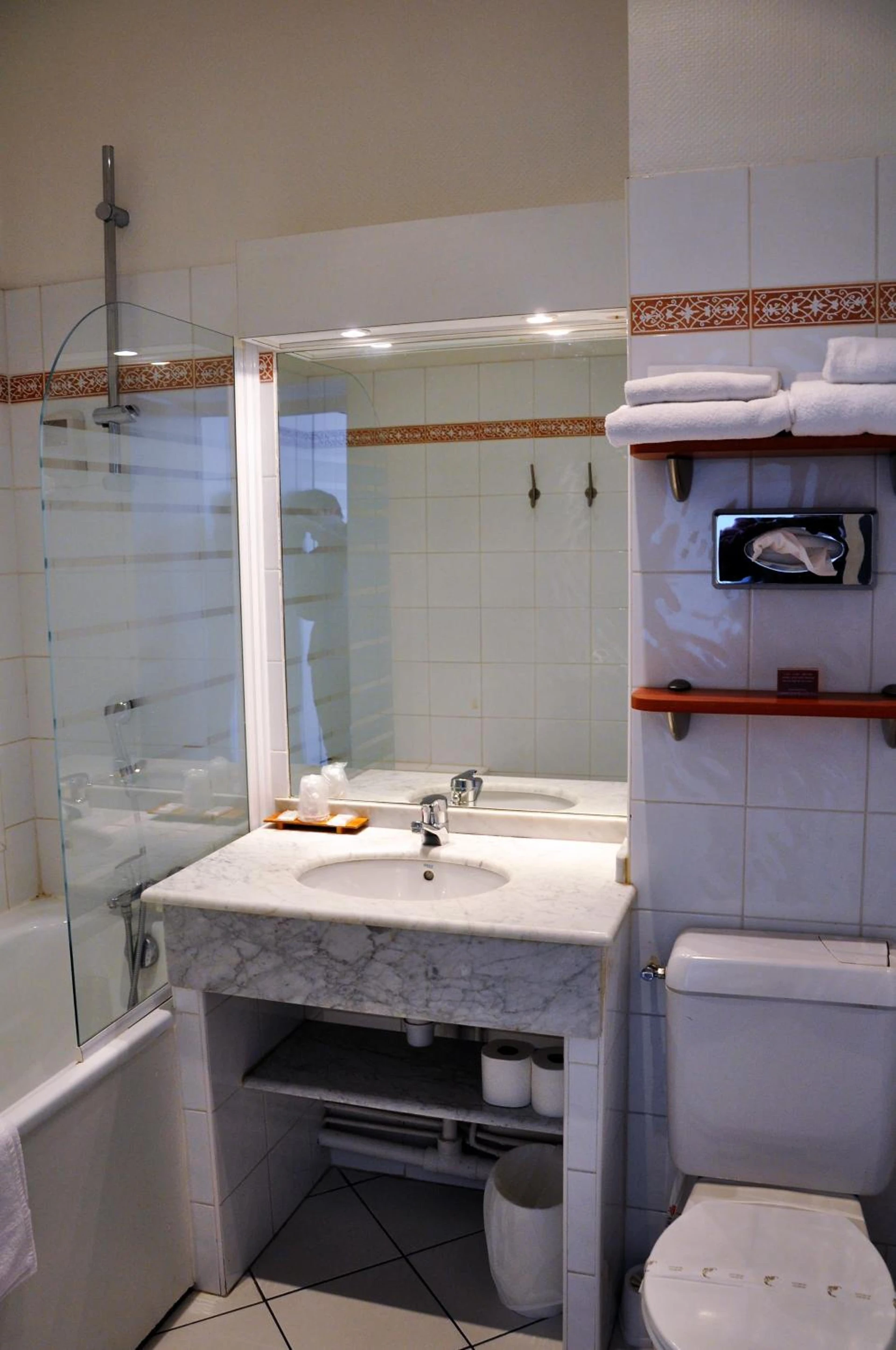 Chambre disponible pour un séminaire d'entreprise à Hotel Colbert - Saint-Jean-de-Luz