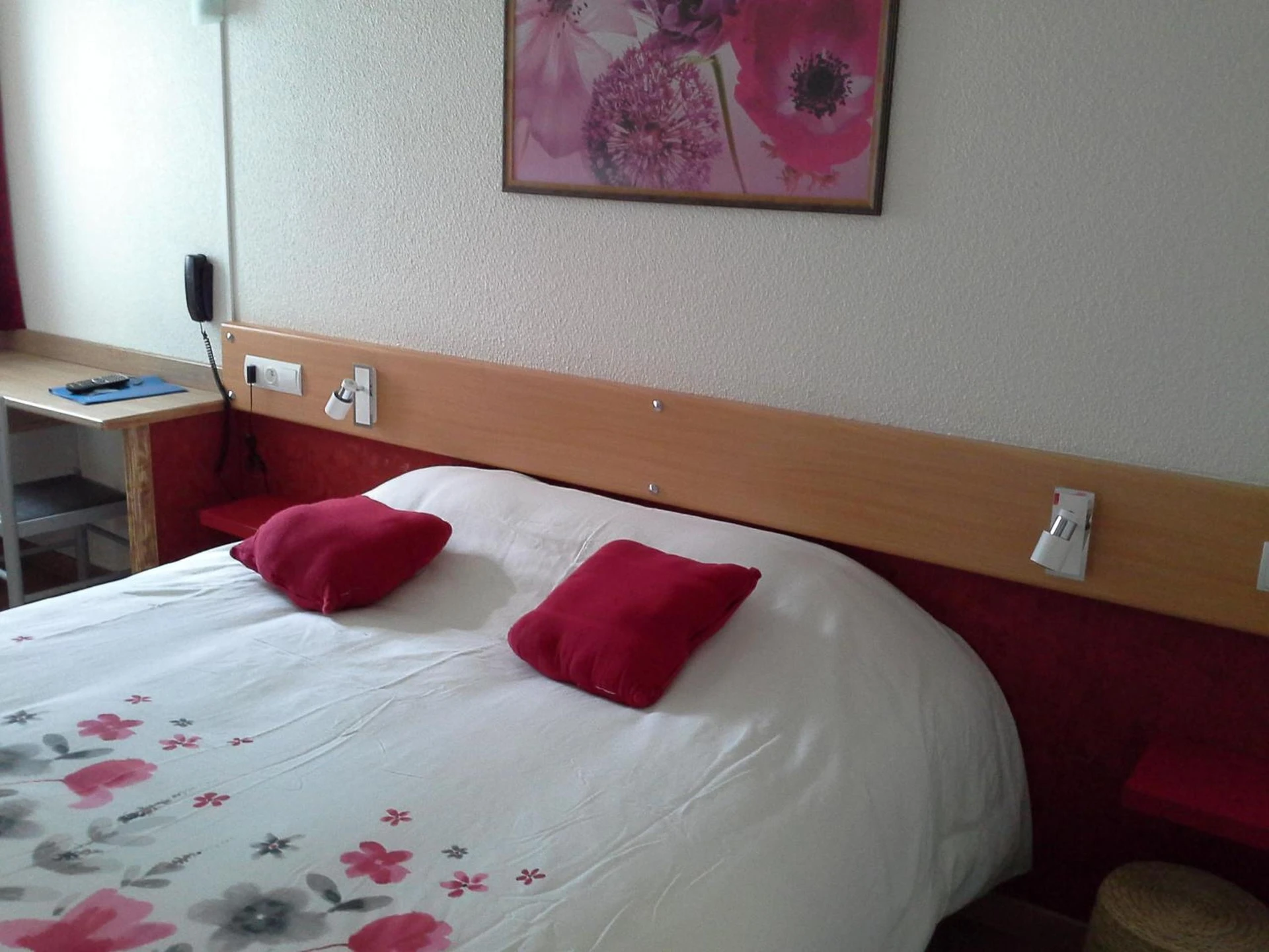 Chambre disponible pour un séminaire d'entreprise à Contact Hôtel Come Inn - Poitiers