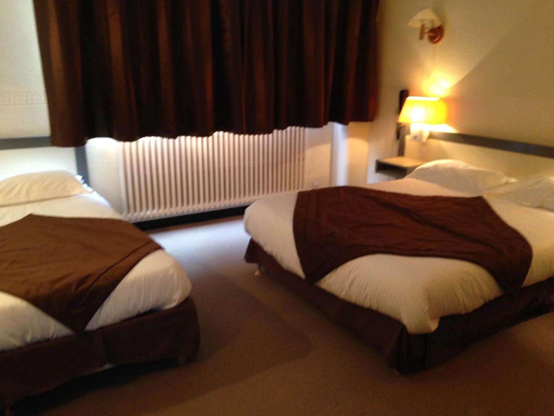 Magnifique chambre pour un séminaire d'entreprise à Hôtel Continental - Vierzon