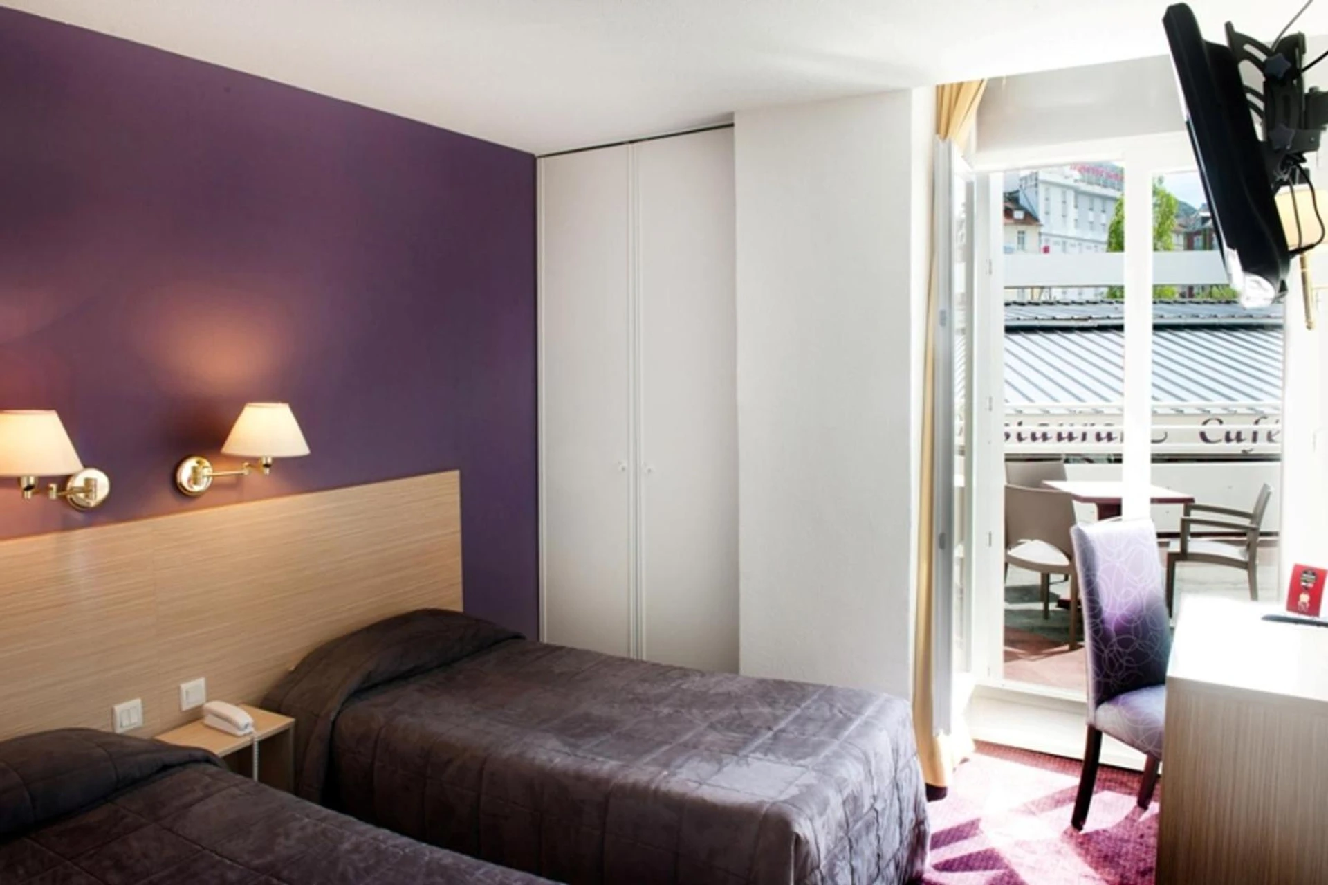 Magnifique chambre pour un séminaire d'entreprise à Hôtel Continental - Lourdes
